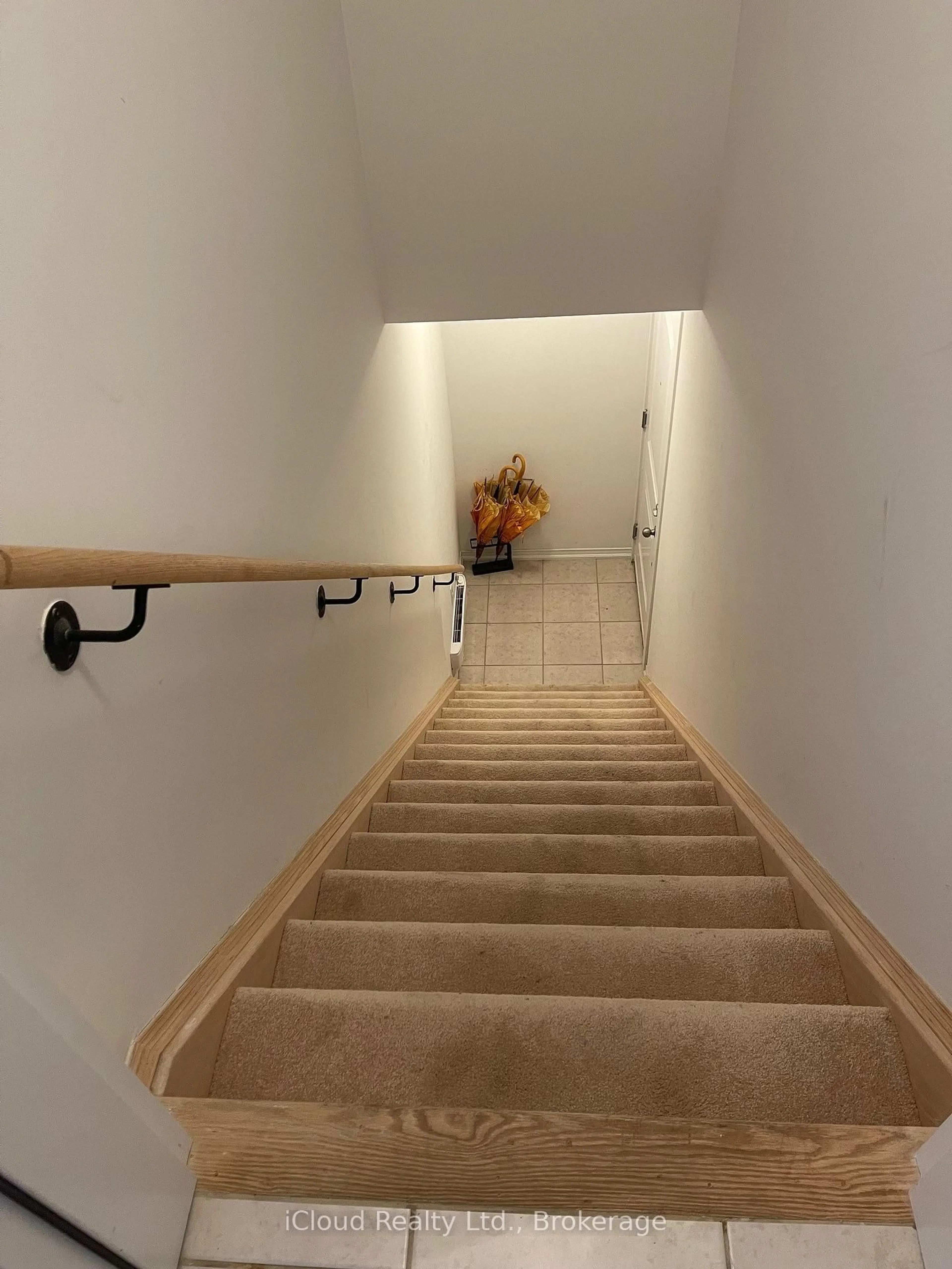 Stairs for 2492 Post Rd #8, Oakville Ontario L6H 0K1