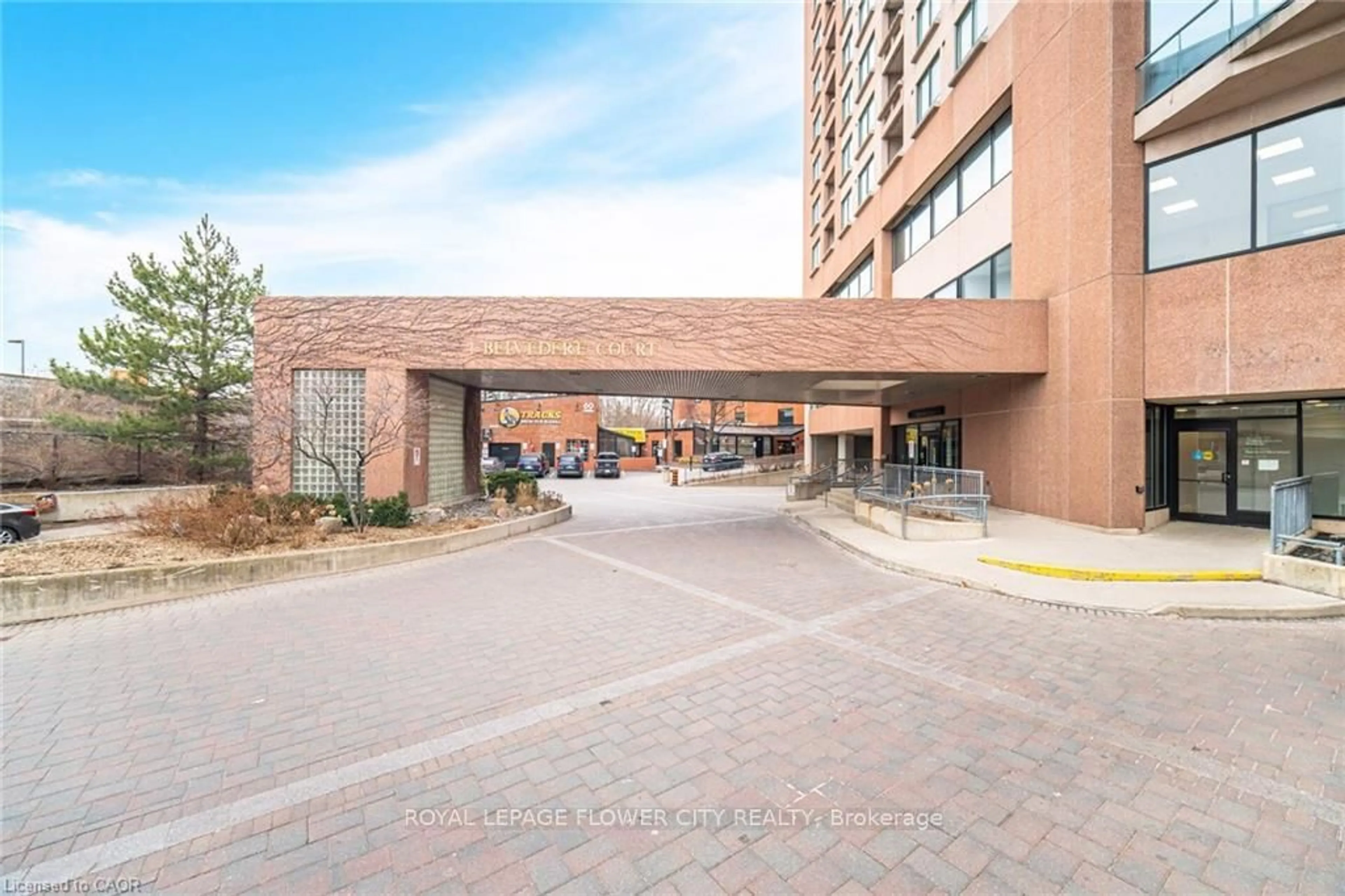 Indoor foyer for 1 Belvedere Crt #PH5, Brampton Ontario L6V 4M6