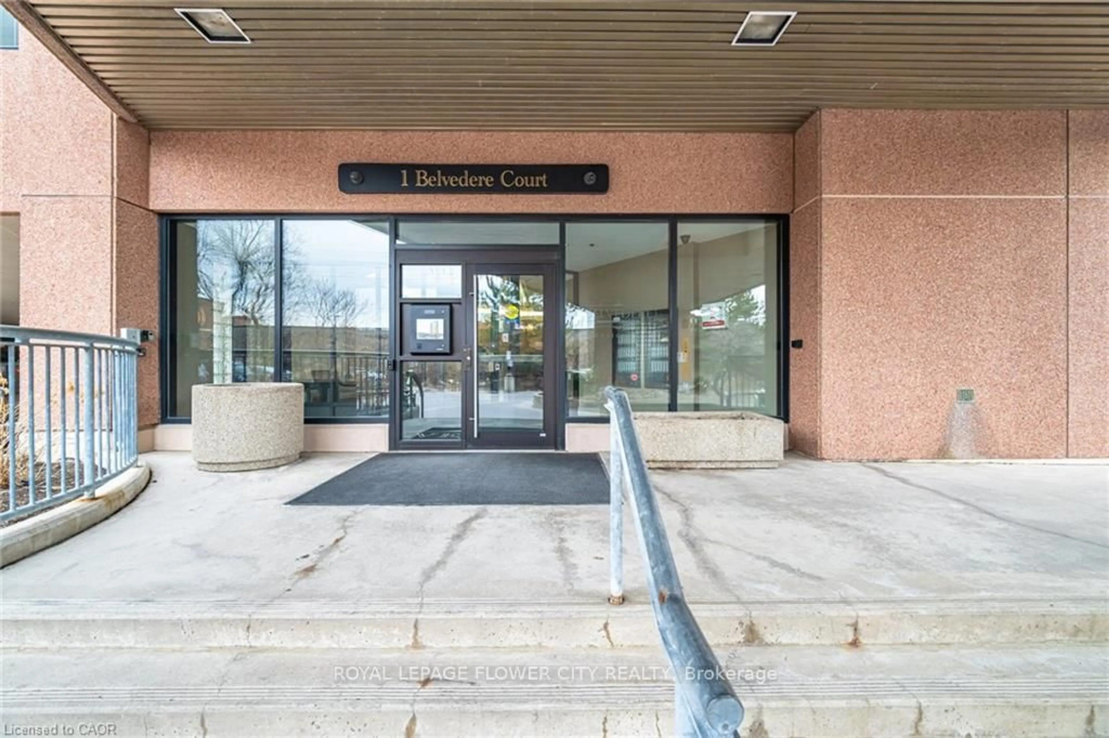 Indoor foyer for 1 Belvedere Crt #PH5, Brampton Ontario L6V 4M6