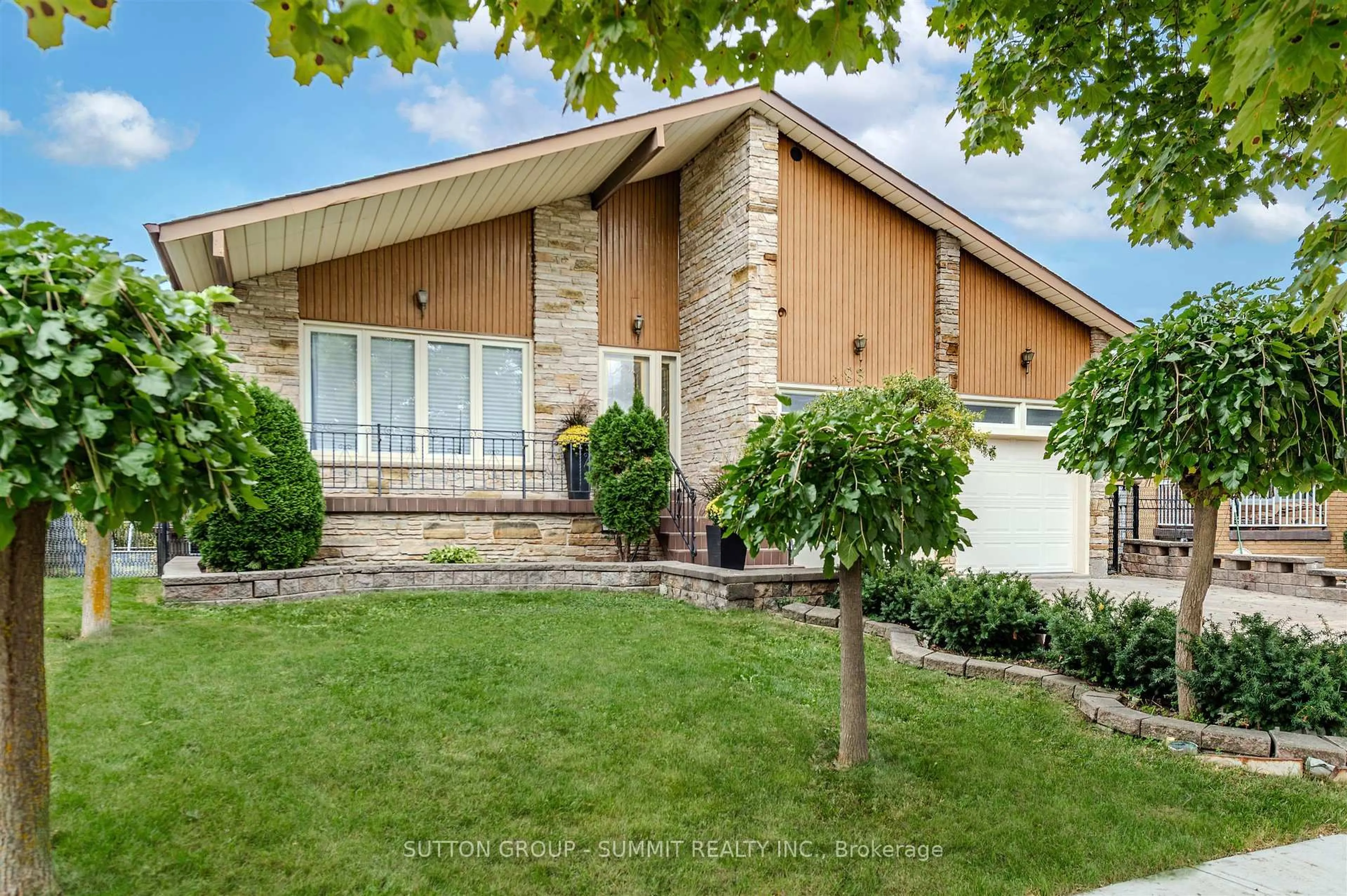 Home with brick exterior material, street for 83 CURTIS Dr, Brampton Ontario L6Y 2J6