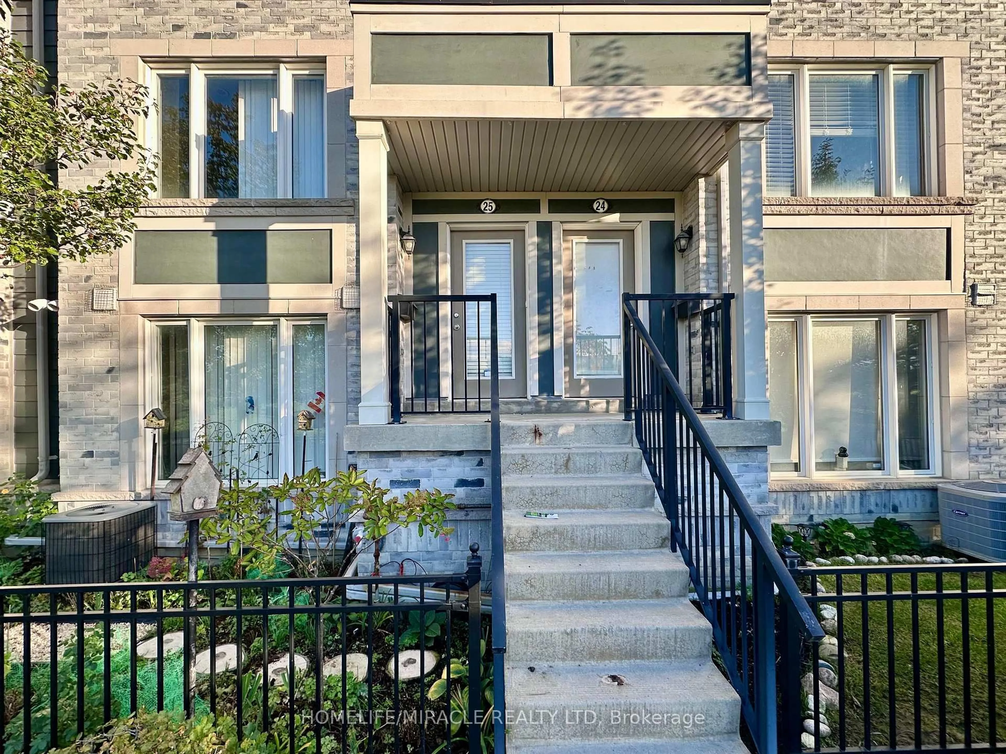 Unknown for 60 Fairwood Circ #25, Brampton Ontario L6R 0Y6