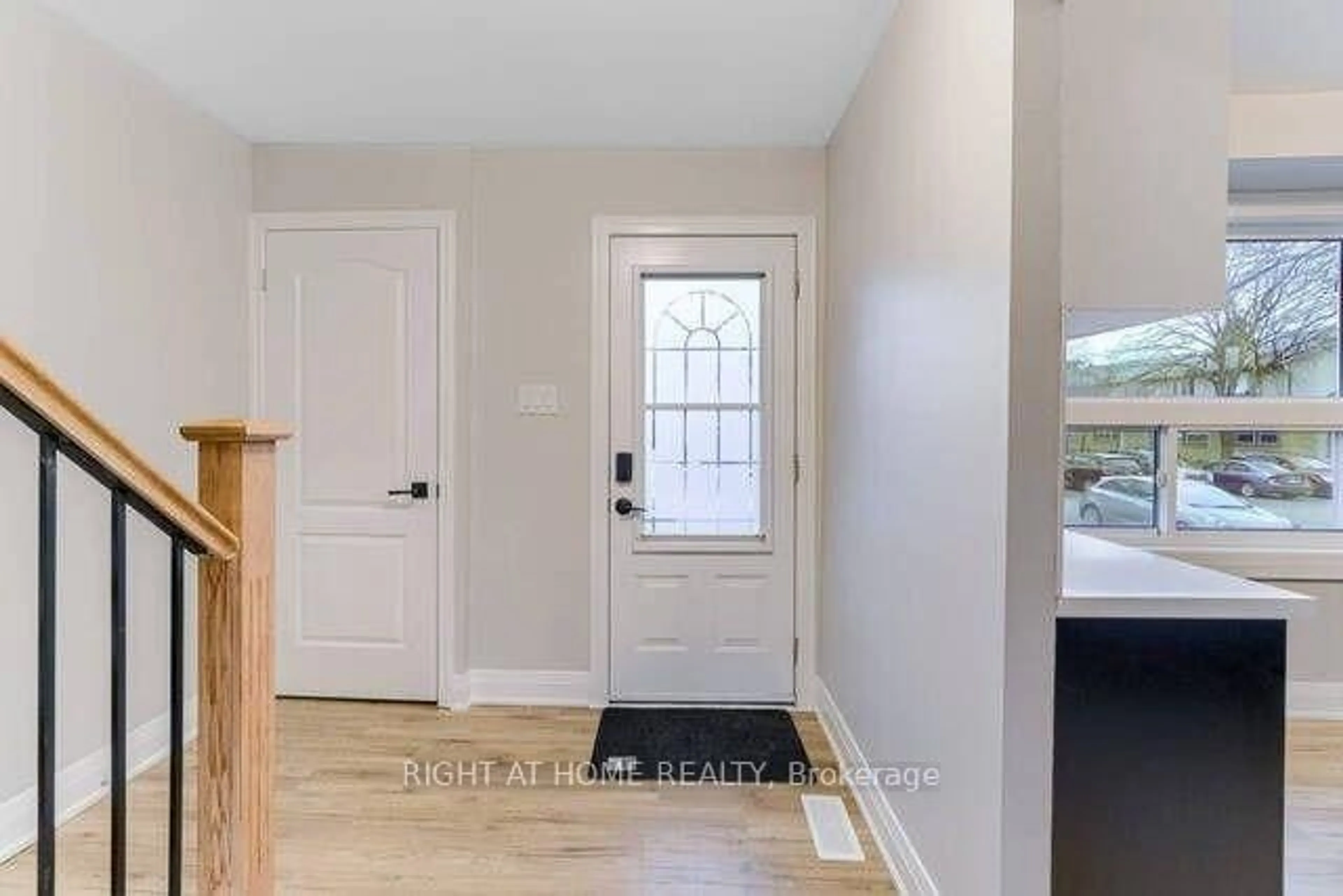 Indoor entryway for 641 Woodward Ave, Milton Ontario L9T 3K4