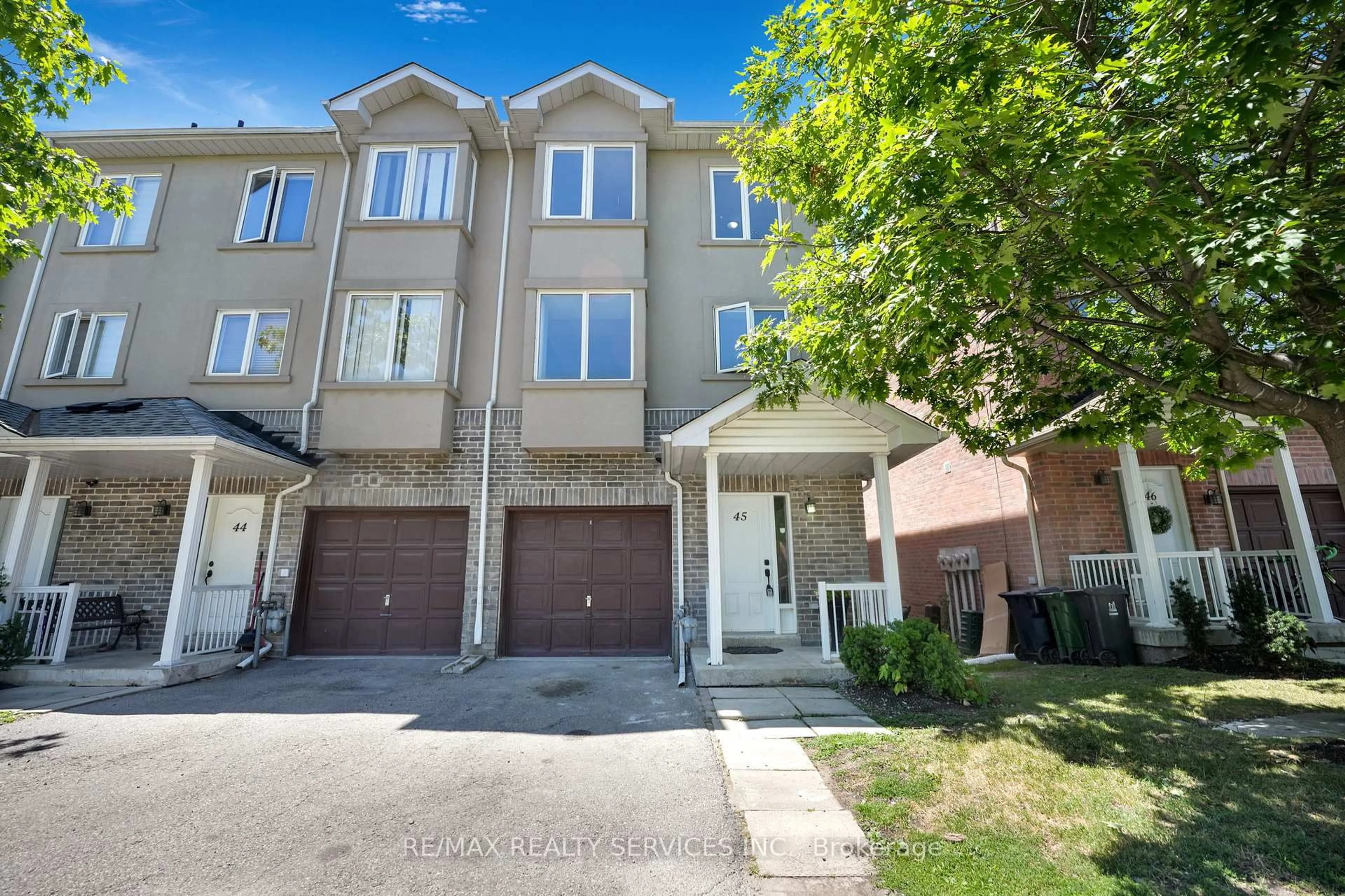 A pic from outside/outdoor area/front of a property/back of a property/a pic from drone, street for 3059 Finch Ave #45, Toronto Ontario M9M 0A7