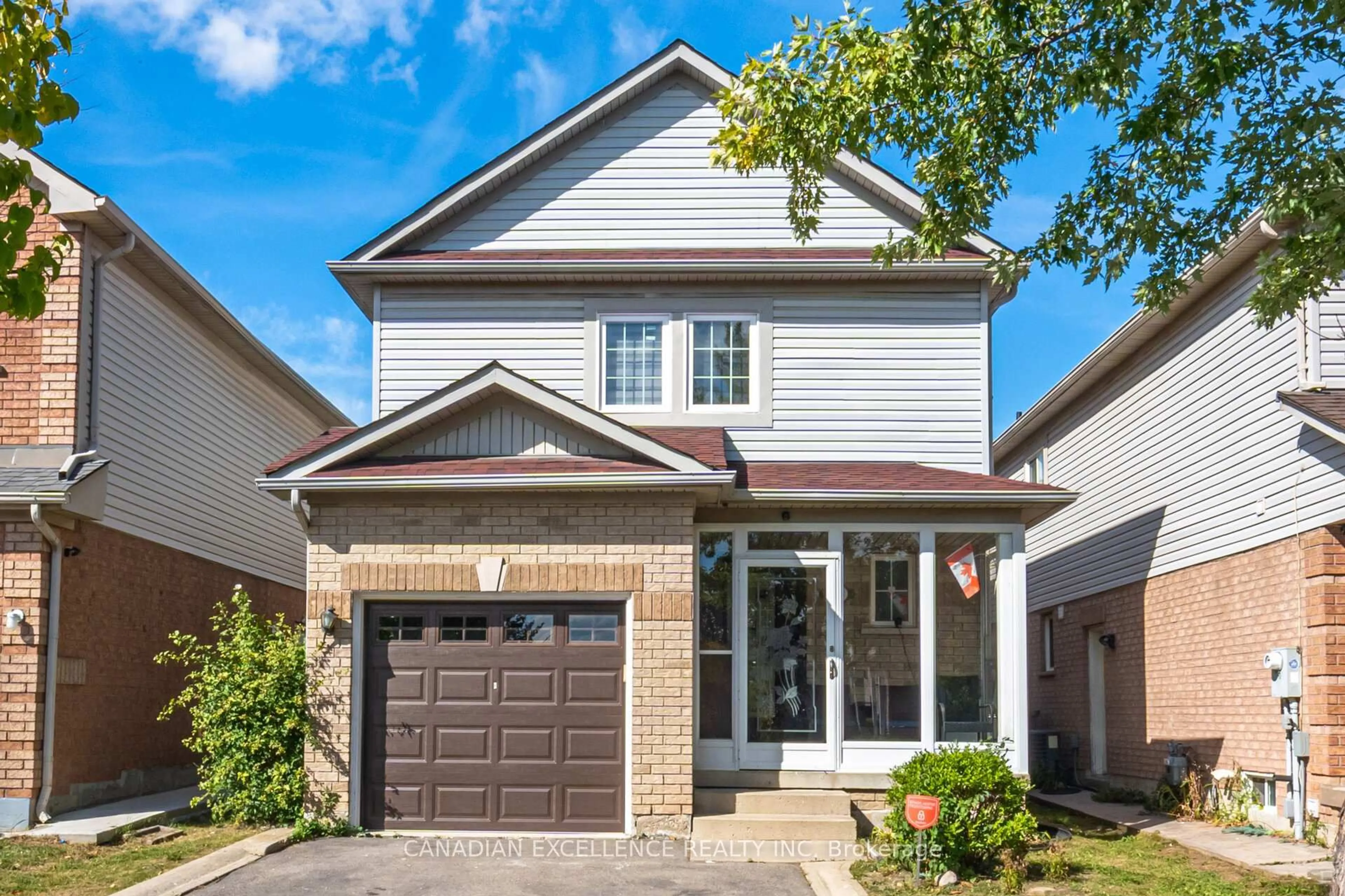 Home with brick exterior material, street for 28 Oakmeadow Dr, Brampton Ontario L7A 2M2