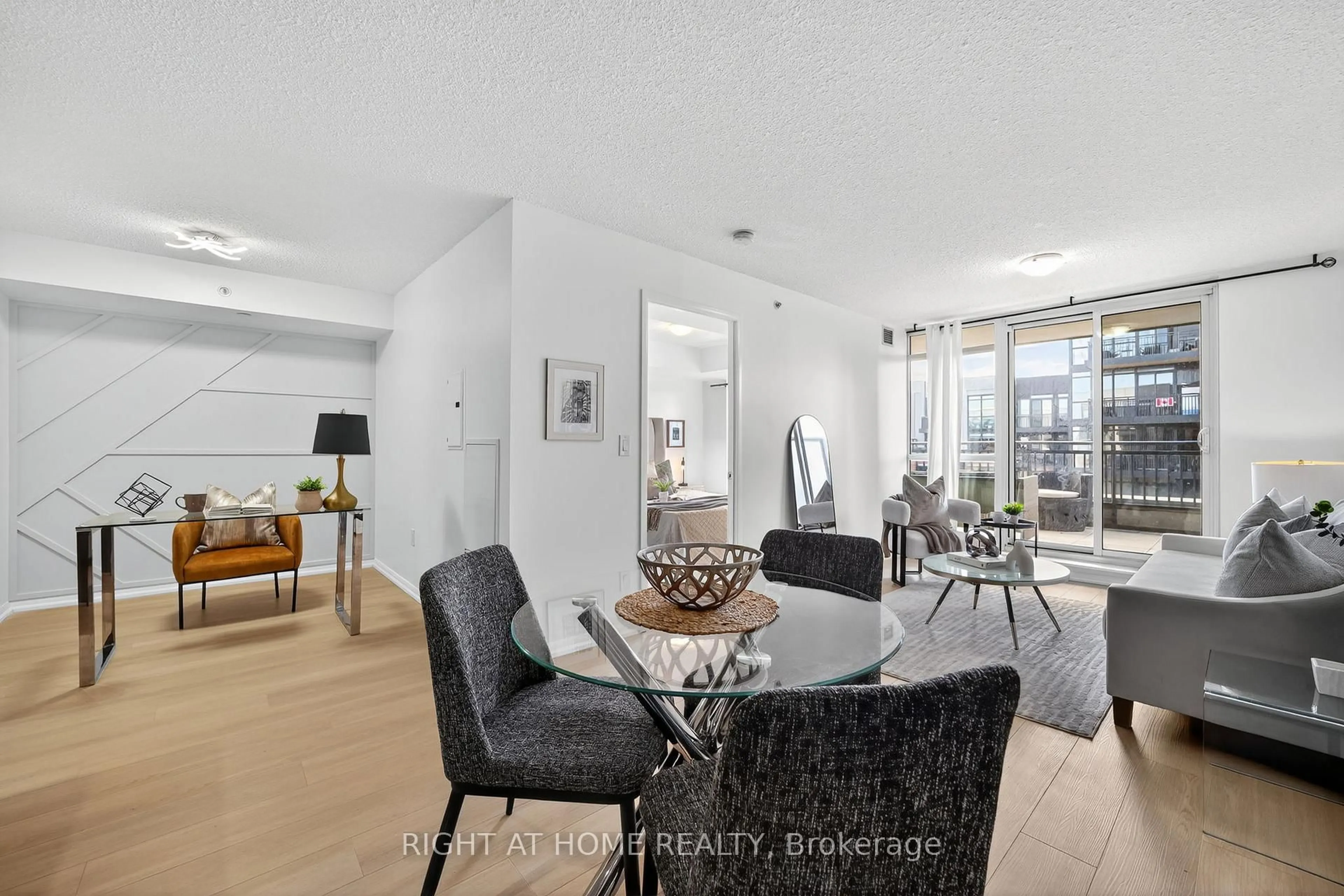 Unknown for 36 Via Bagnato St #726, Toronto Ontario M6A 0B7