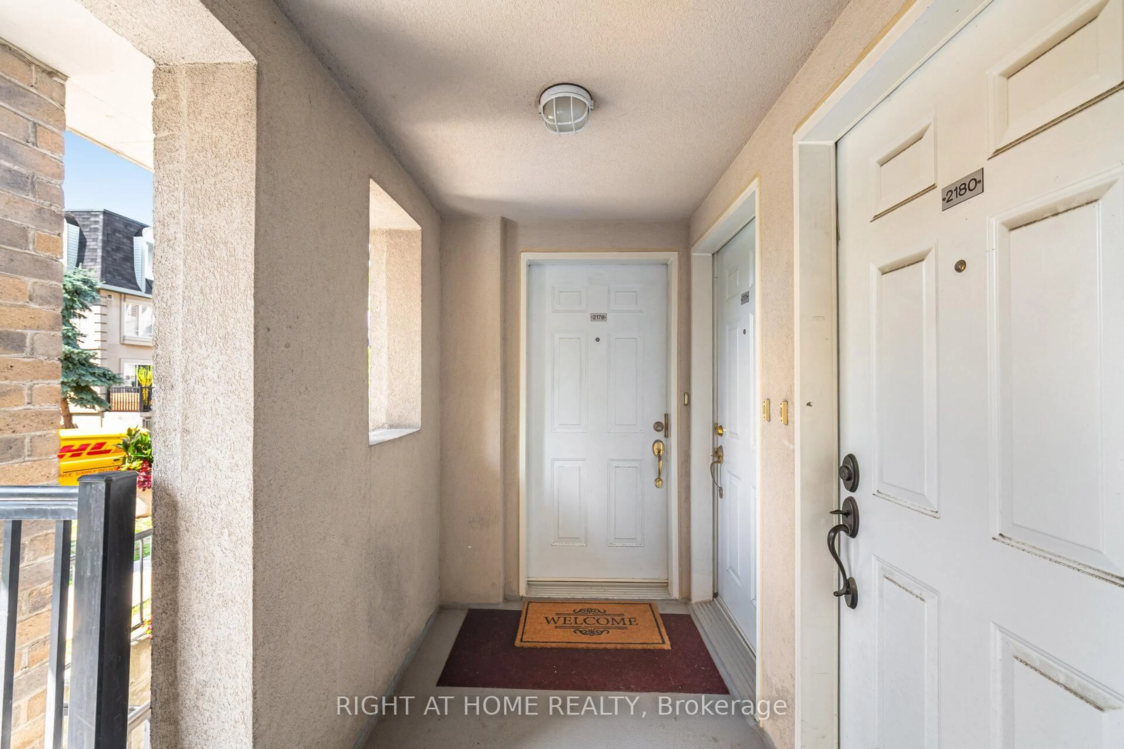 Indoor entryway for 95 George Appleton Way #2178, Toronto Ontario M3M 0A2