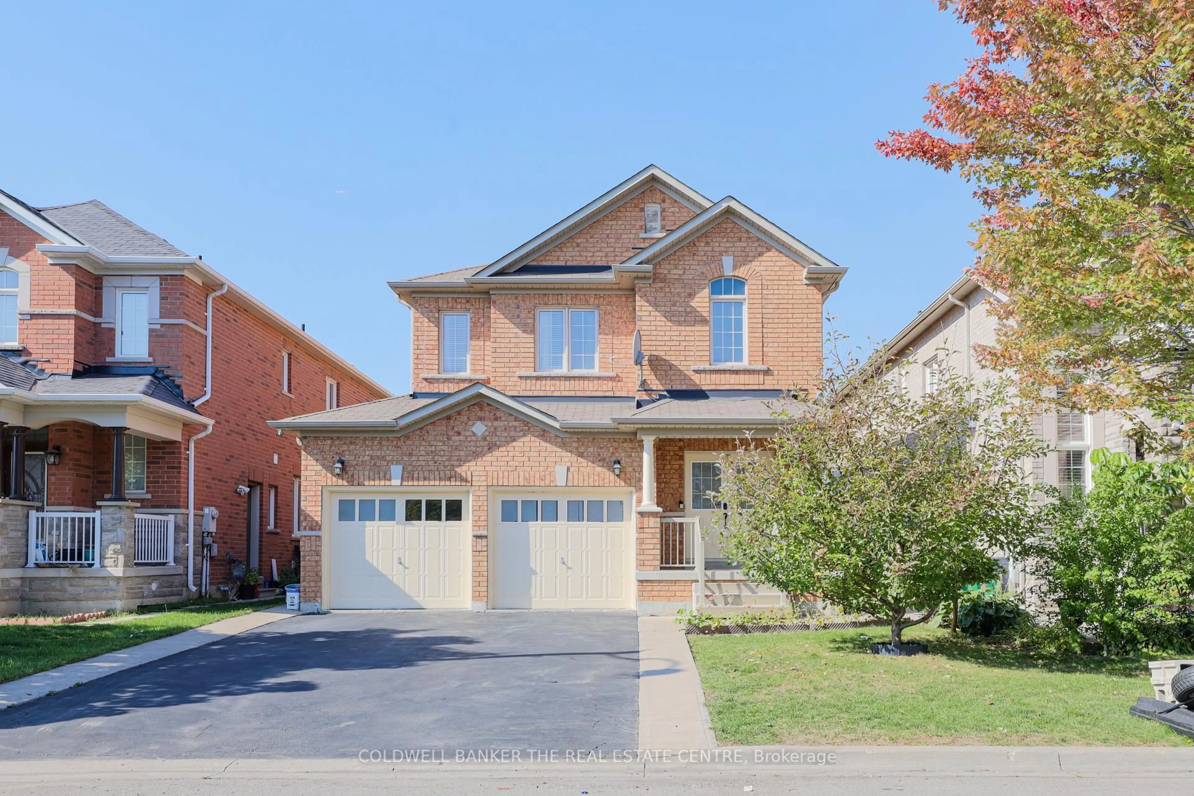 Home with brick exterior material, street for 24 Mellowood Ave, Brampton Ontario L6P 2P2