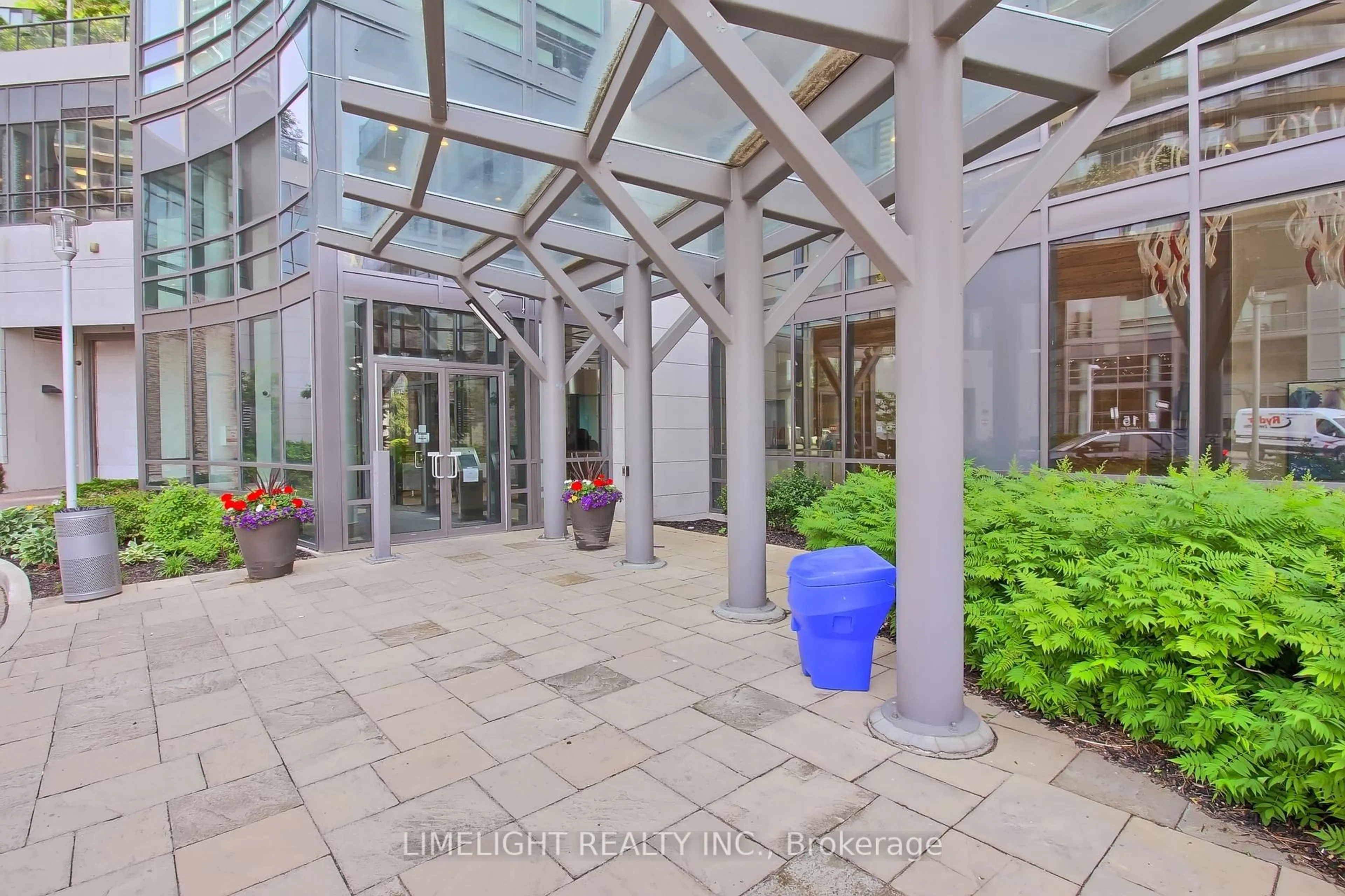 Indoor foyer for 2240 LAKE SHORE Blvd #2208, Toronto Ontario M8V 0B1