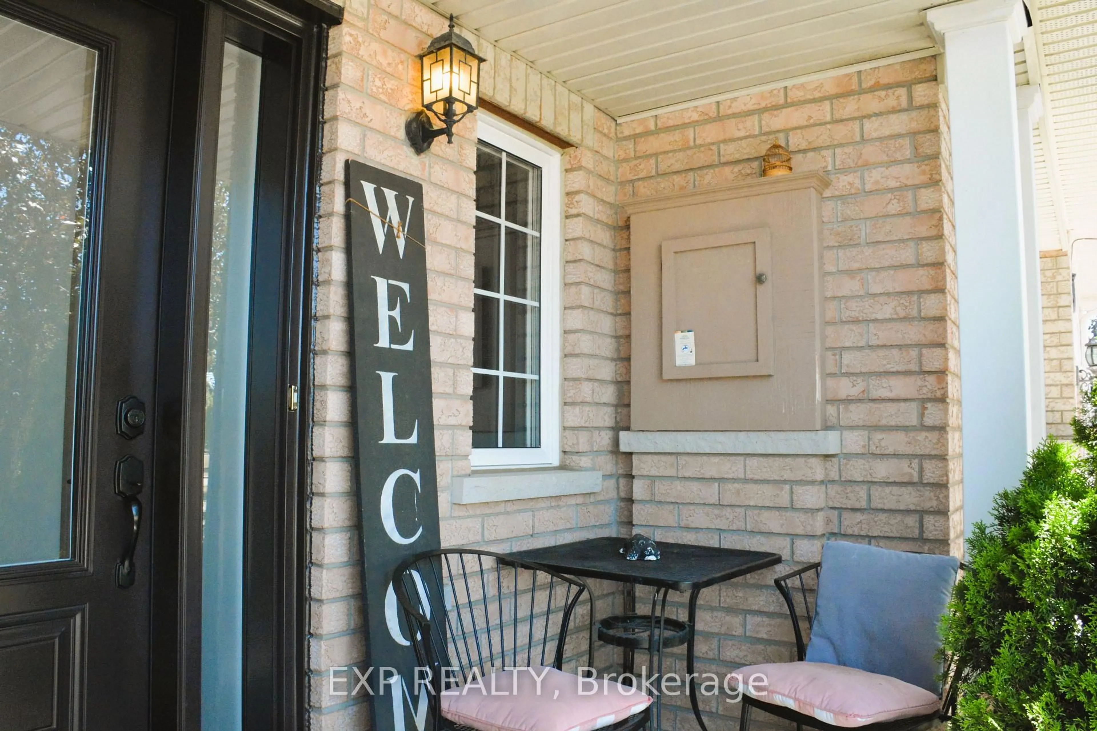 Patio, street for 116 Goldham Way, Halton Hills Ontario L7G 0C8