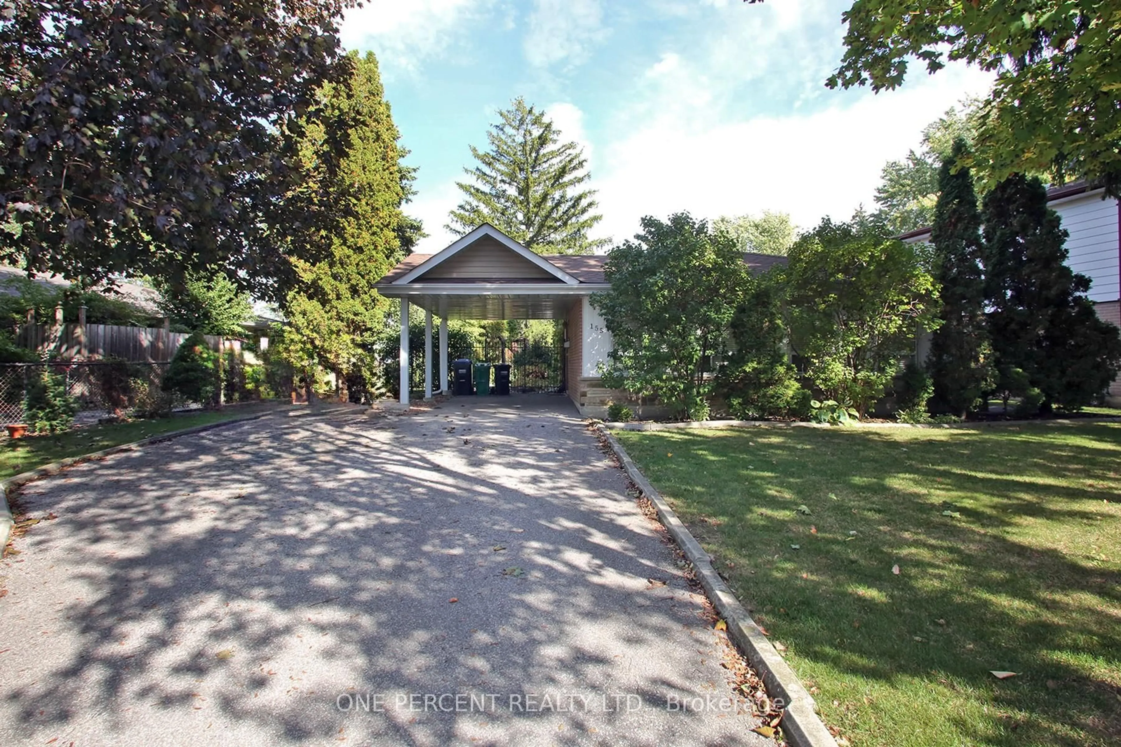 A pic from outside/outdoor area/front of a property/back of a property/a pic from drone, street for 155 Bartley Bull Pkwy, Brampton Ontario L6W 2K1