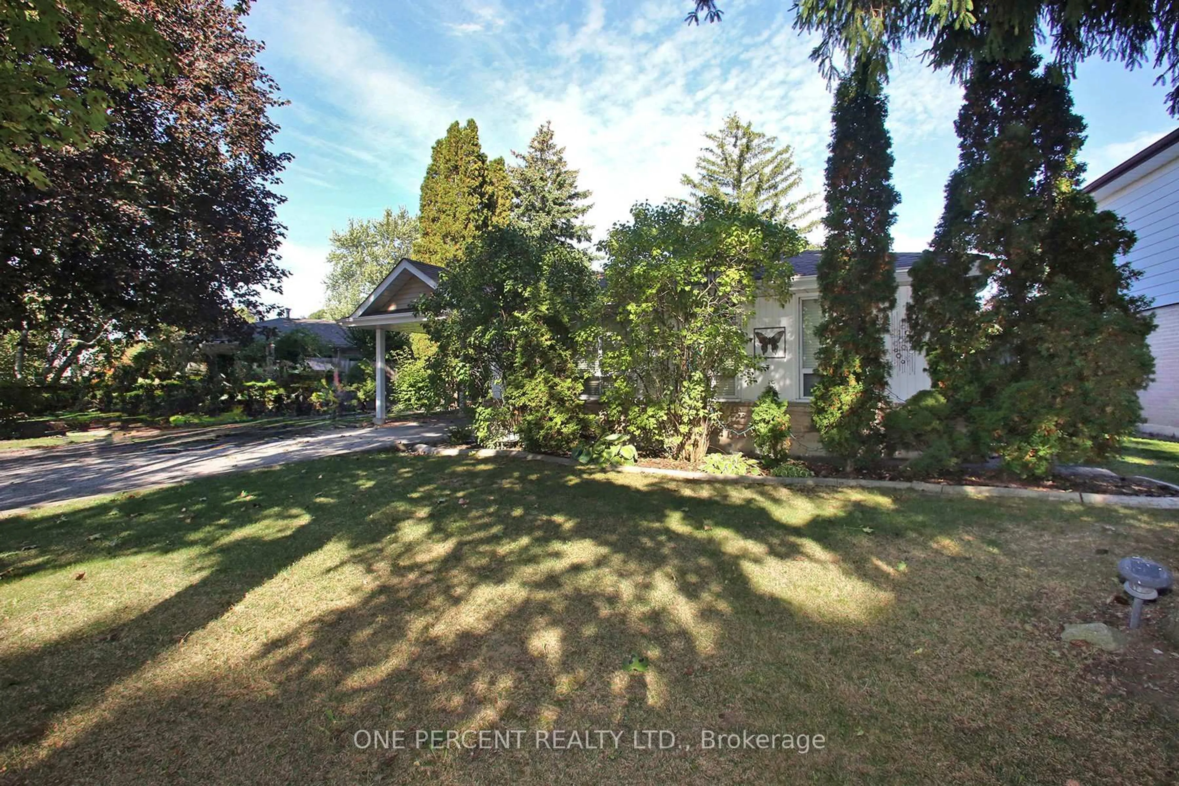 A pic from outside/outdoor area/front of a property/back of a property/a pic from drone, street for 155 Bartley Bull Pkwy, Brampton Ontario L6W 2K1