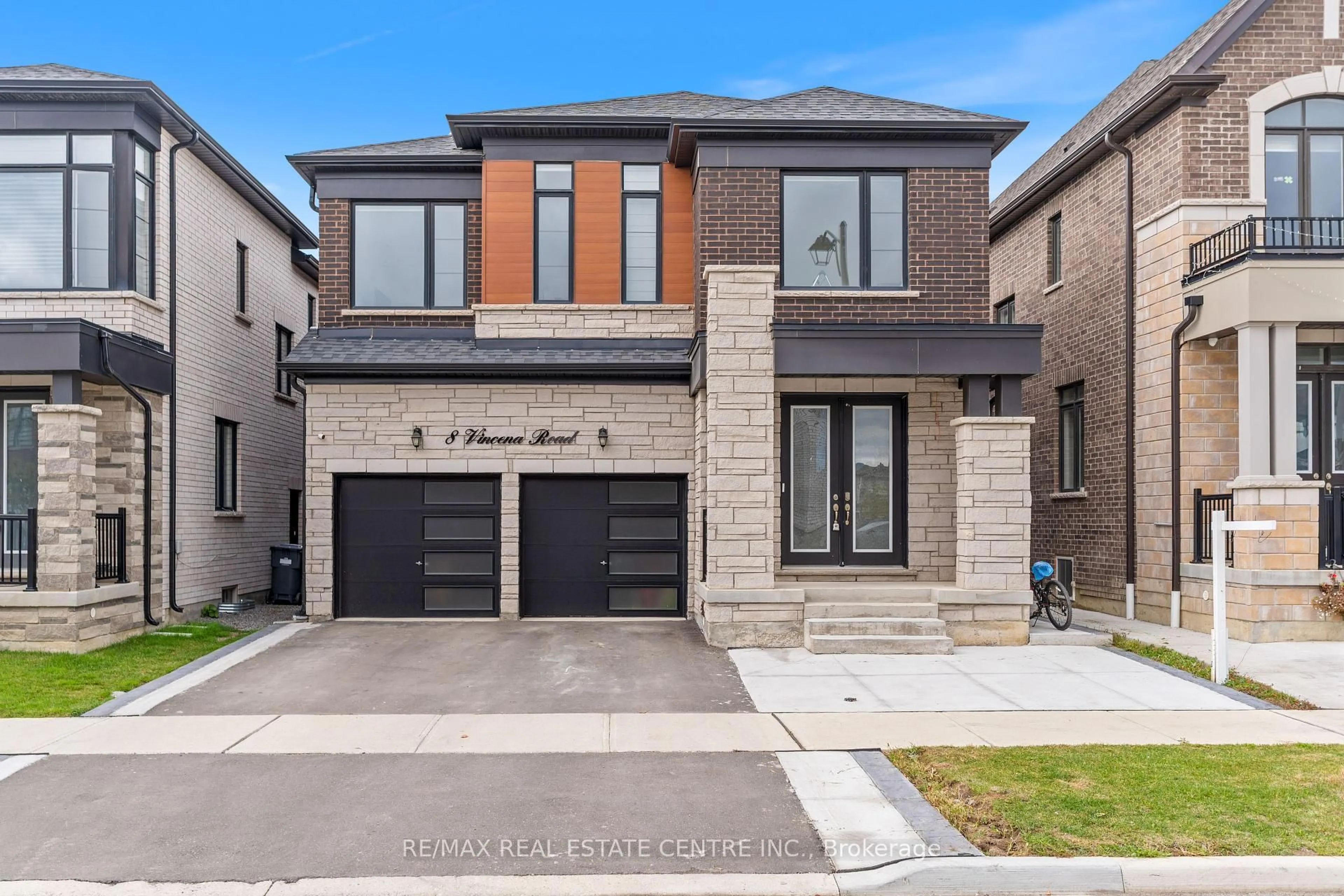 Home with brick exterior material, street for 8 Vincena Rd, Caledon Ontario L7C 4M5