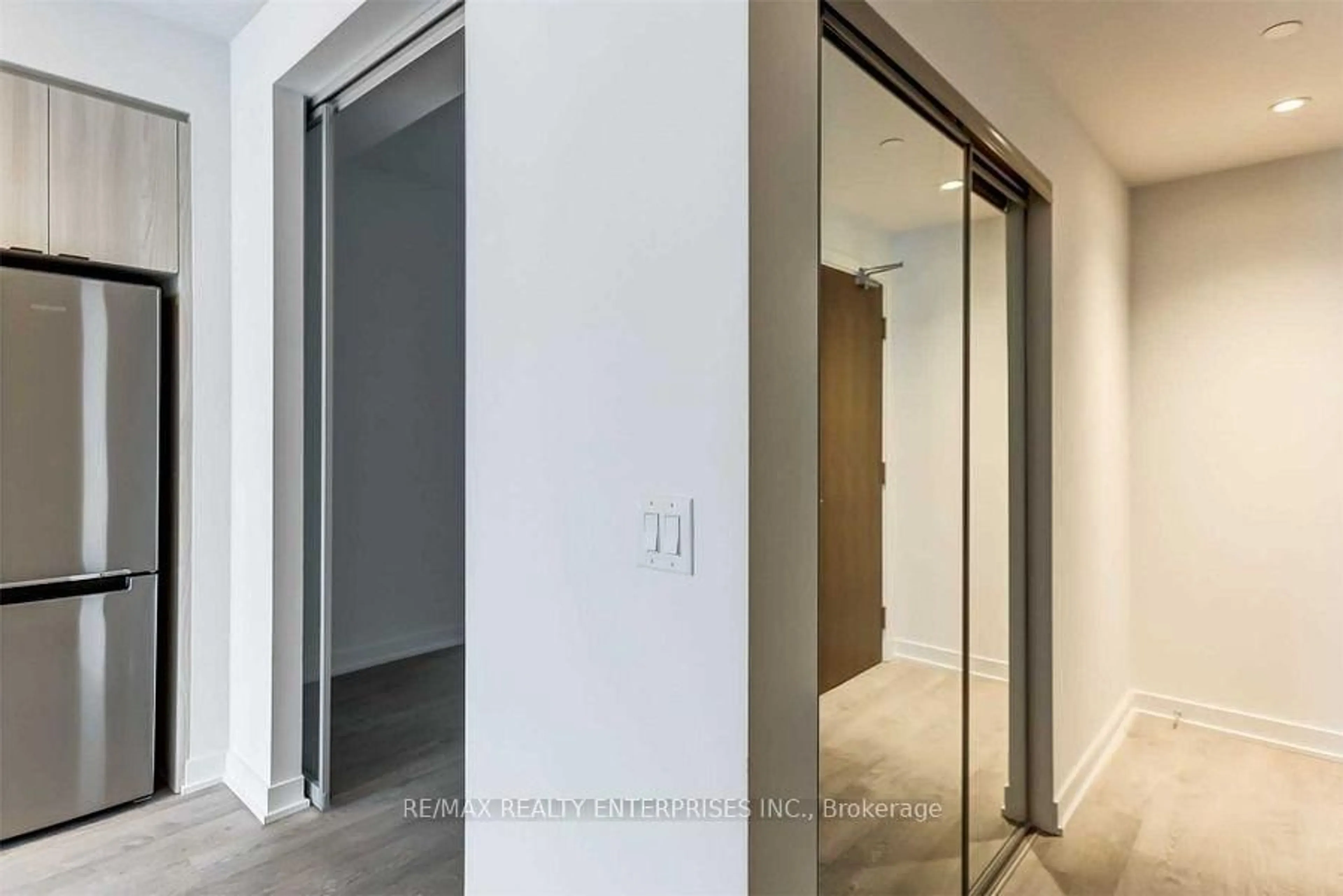 Indoor entryway for 1926 Lake Shore Blvd #3607, Toronto Ontario M6S 1A1