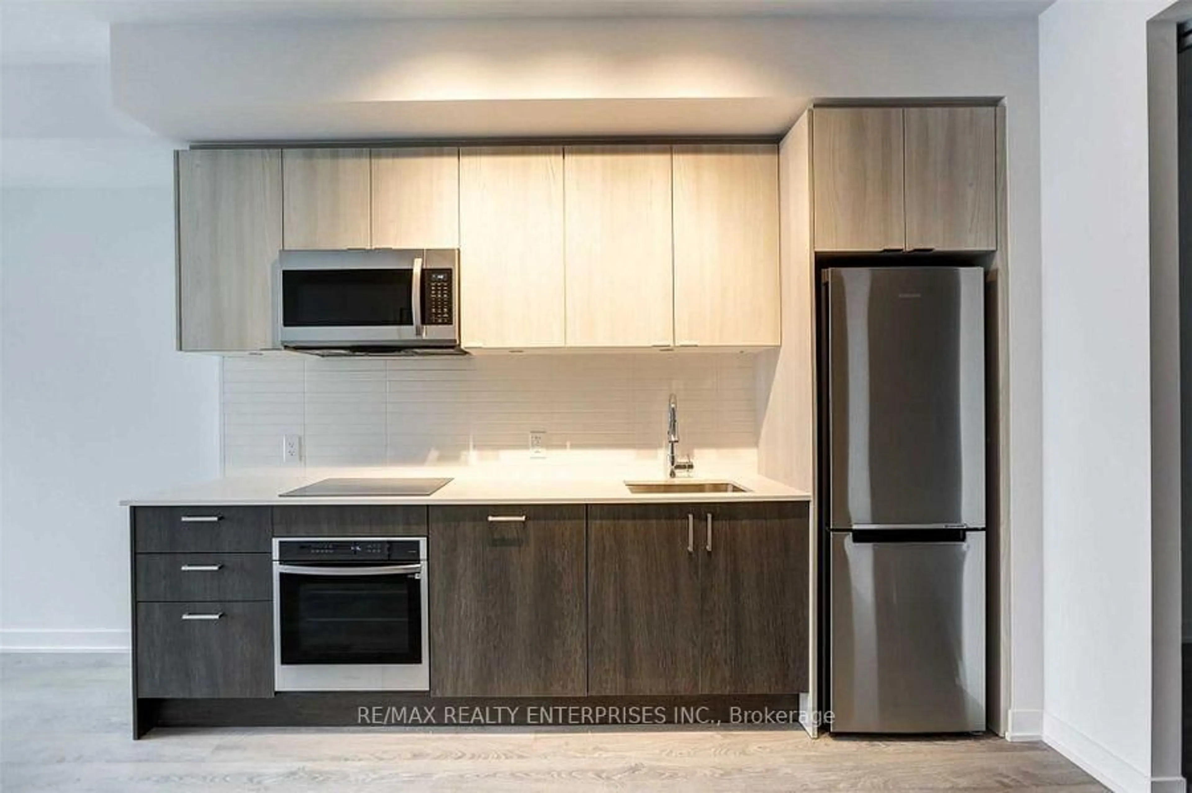 Standard kitchen, wood/laminate floor for 1926 Lake Shore Blvd #3607, Toronto Ontario M6S 1A1
