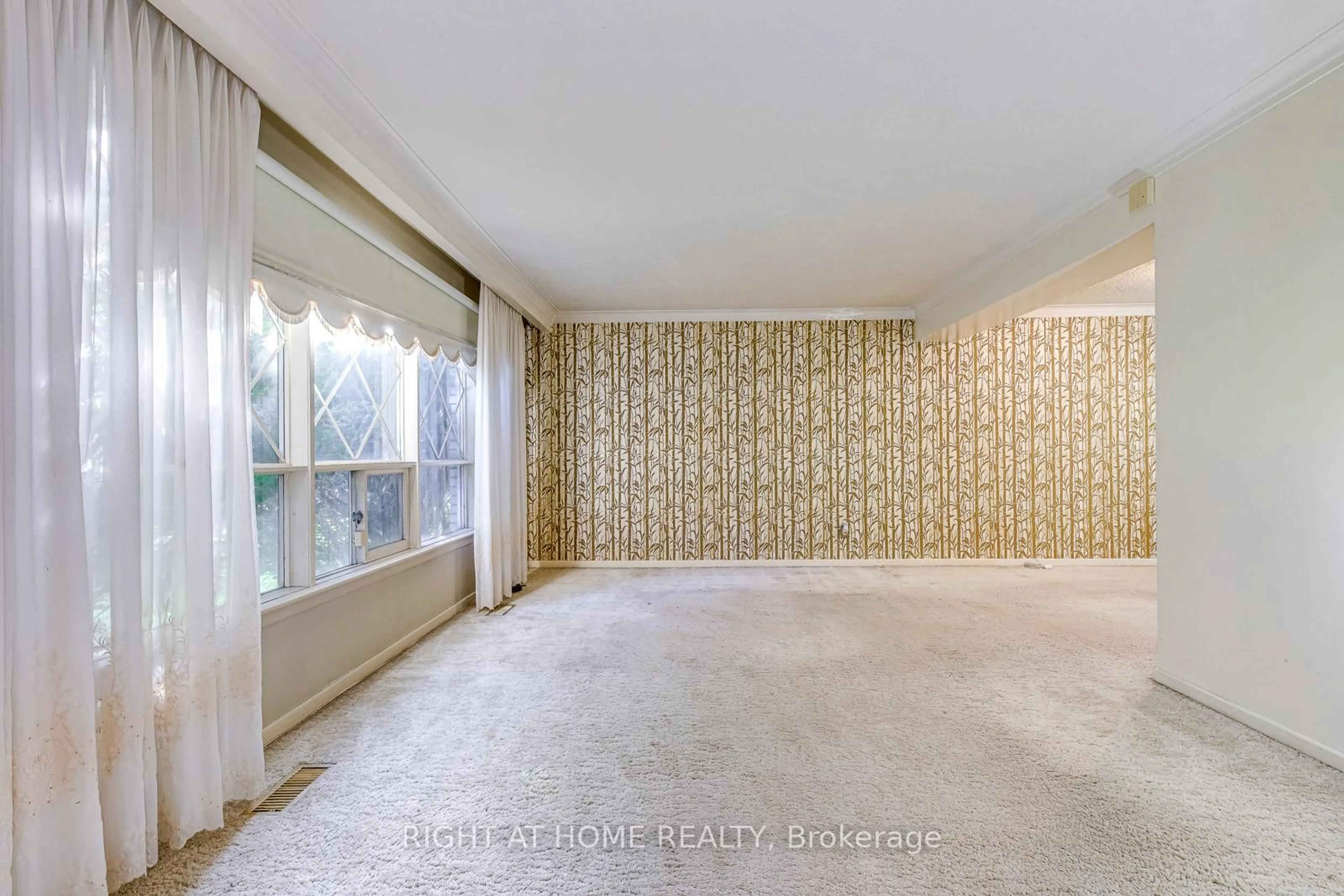 A pic of a room for 2572 Islington Ave, Toronto Ontario M9V 2X2