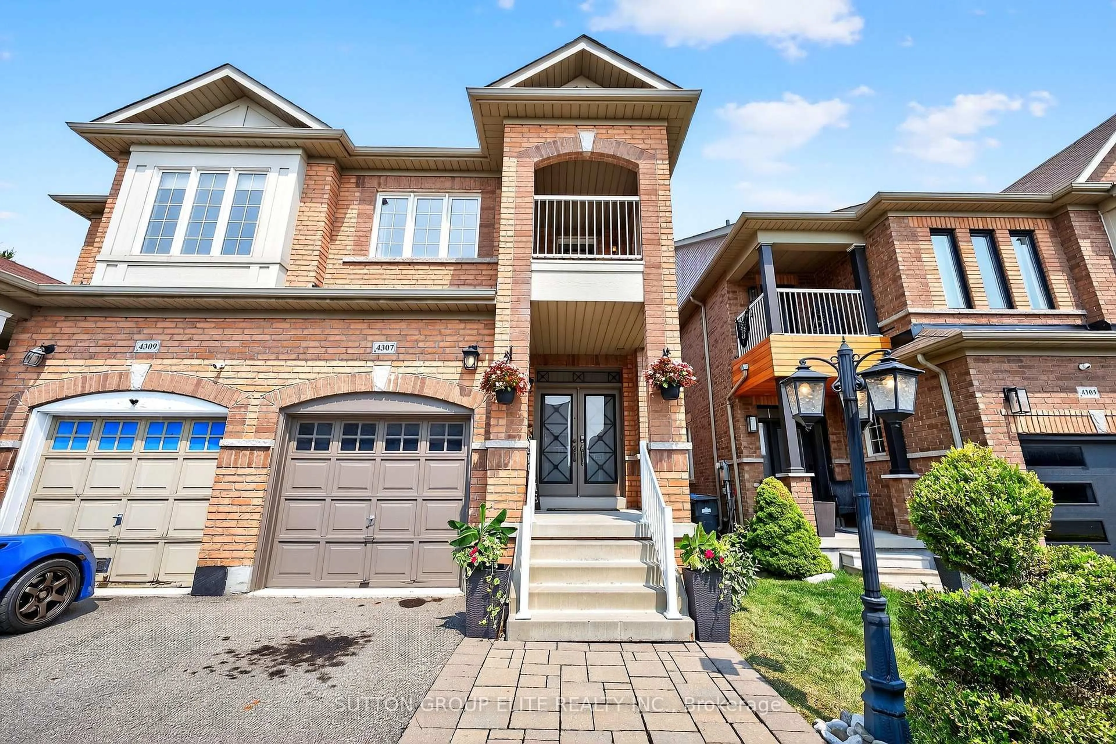 Home with brick exterior material, street for 4307 Trail Blazer Way, Mississauga Ontario L5R 0A9
