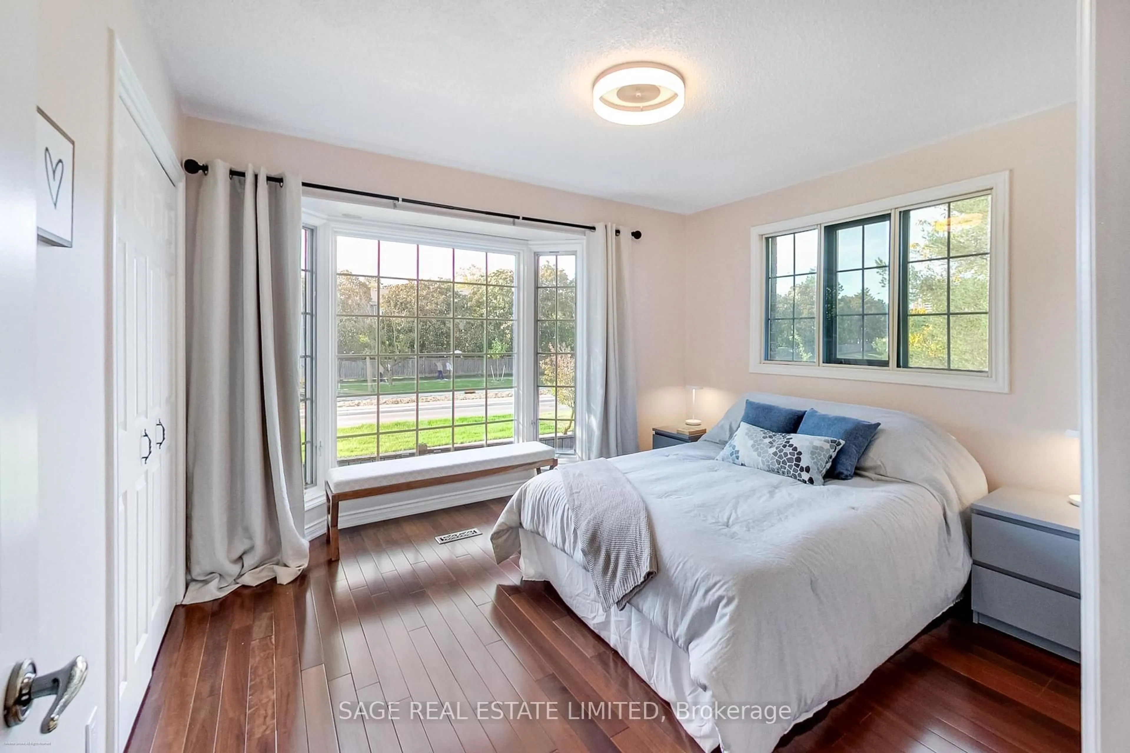 Bedroom with bed, unknown for 4143 Tapestry Tr, Mississauga Ontario L4W 4E4