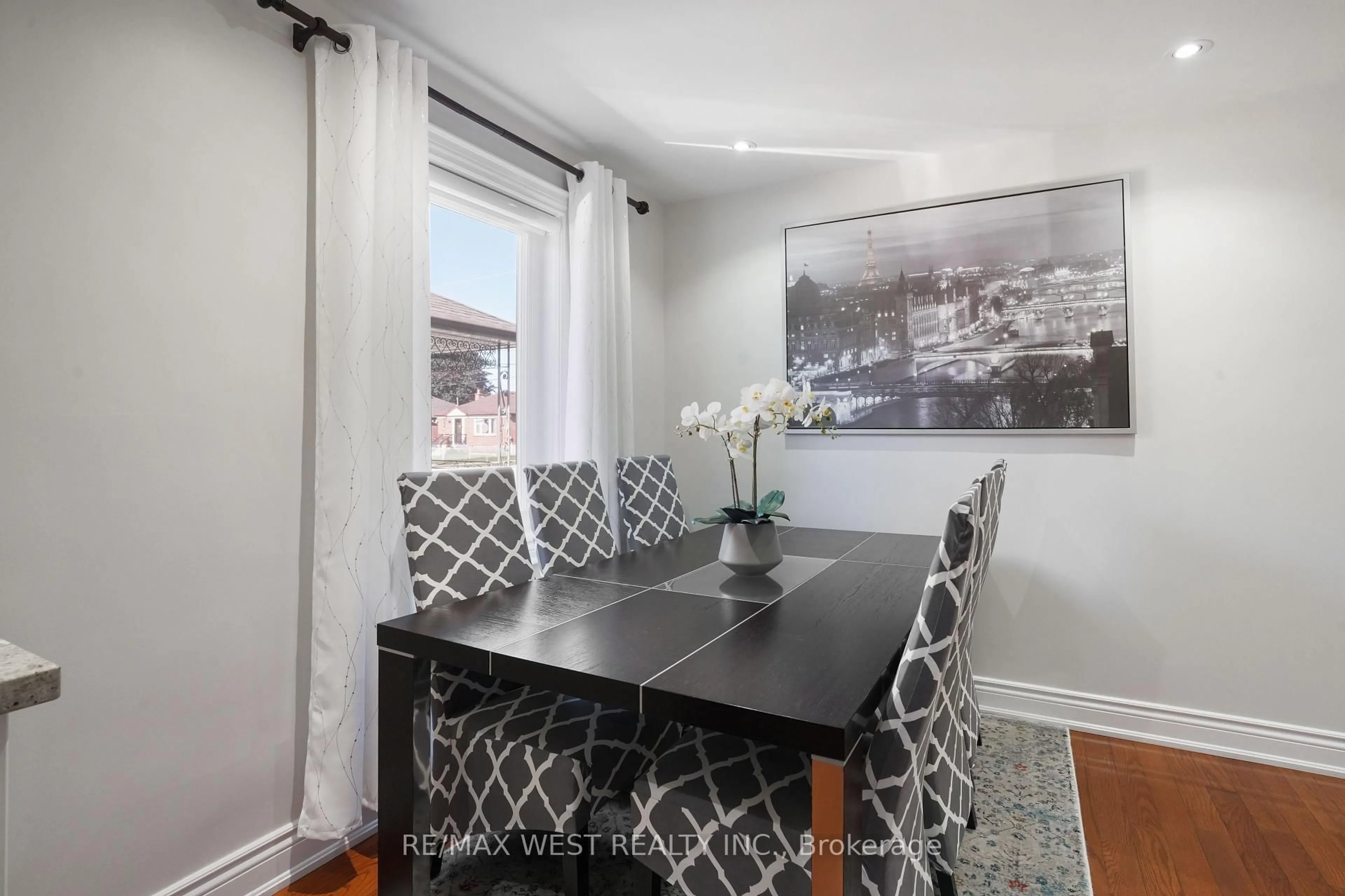 Dining room, unknown for 25 Silvercrest Ave, Toronto Ontario M8W 2S3