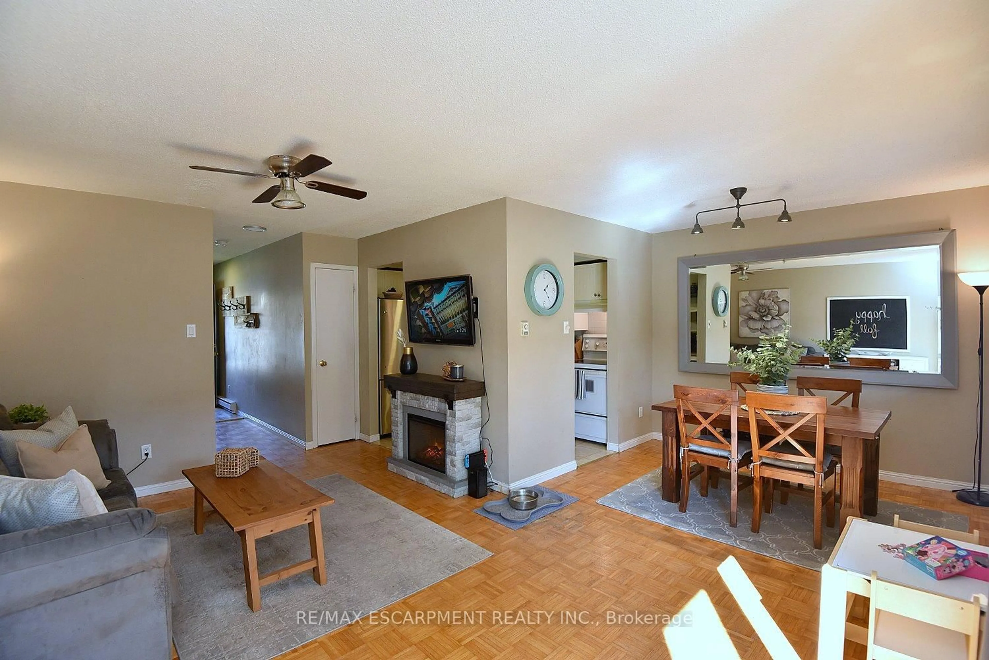 Unknown for 1501 Ester Dr, Burlington Ontario L7P 1L5