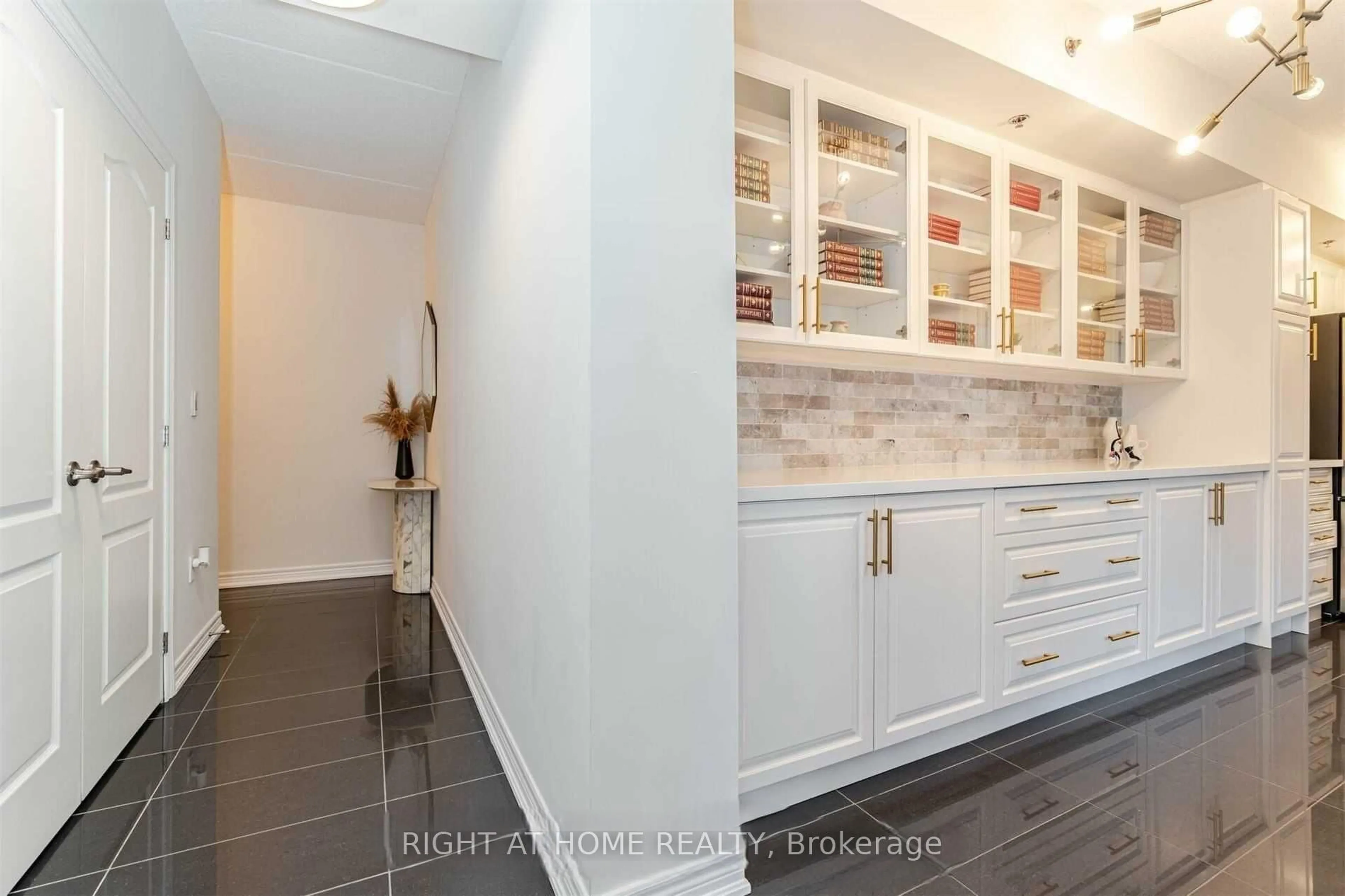 Unknown for 1421 Costigan Rd #512, Milton Ontario L9T 0Y7