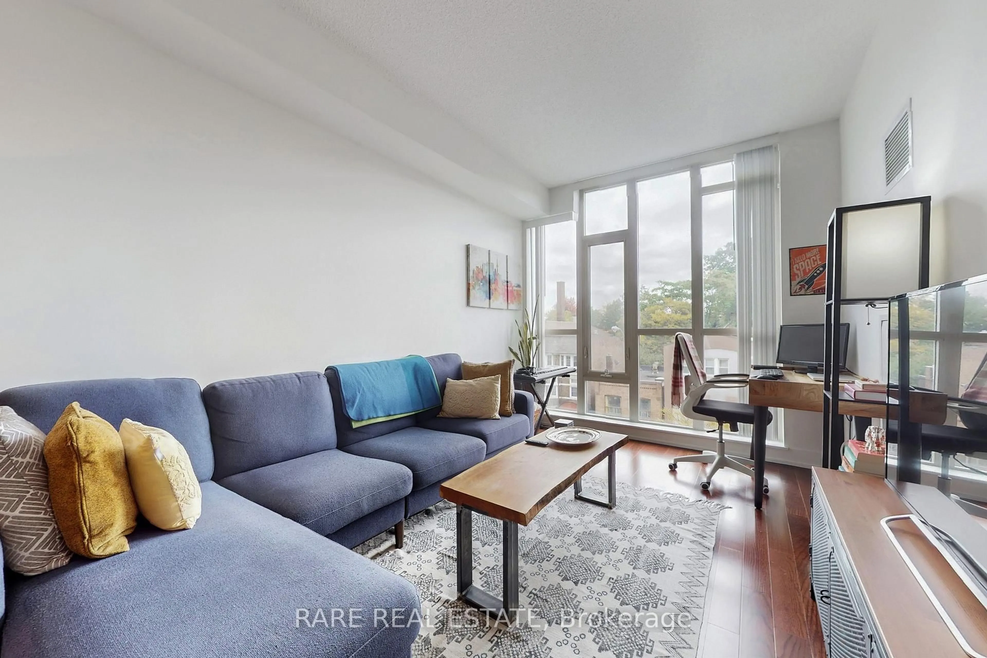 Living room with furniture, unknown for 1638 Bloor St #402, Toronto Ontario M6P 0A6
