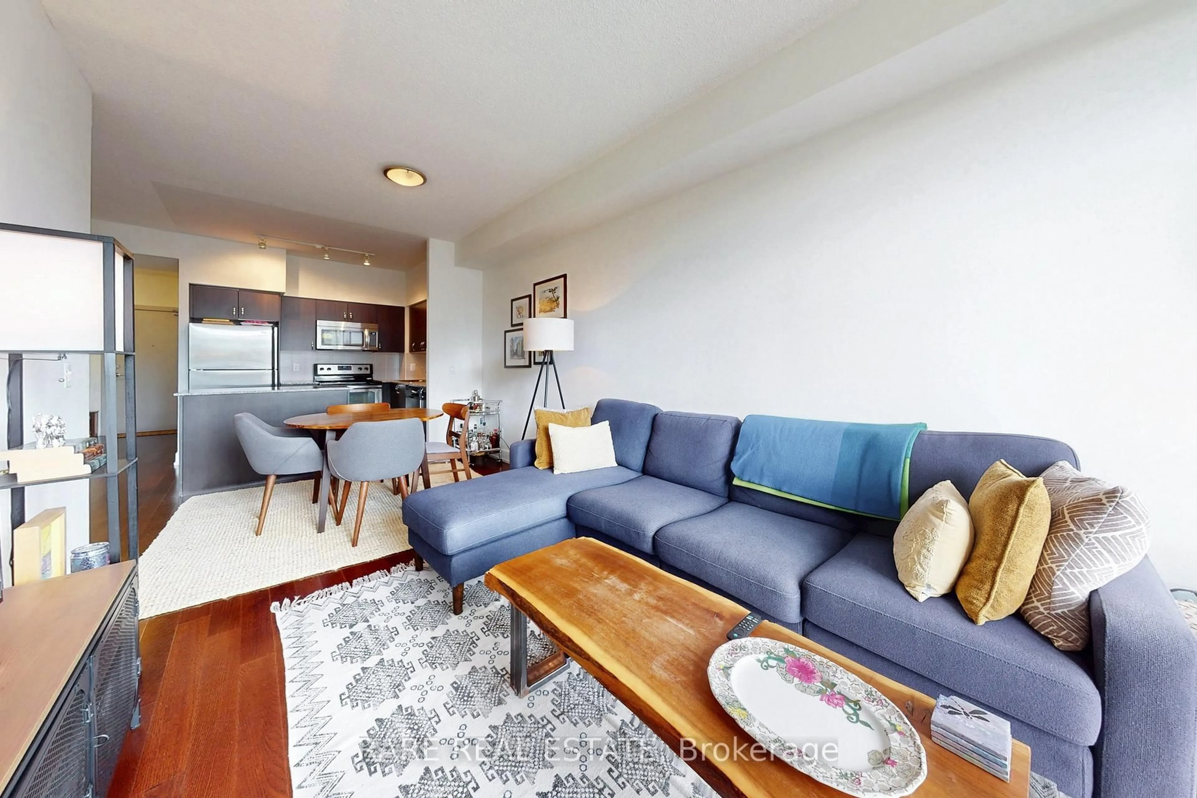 Living room with furniture, unknown for 1638 Bloor St #402, Toronto Ontario M6P 0A6