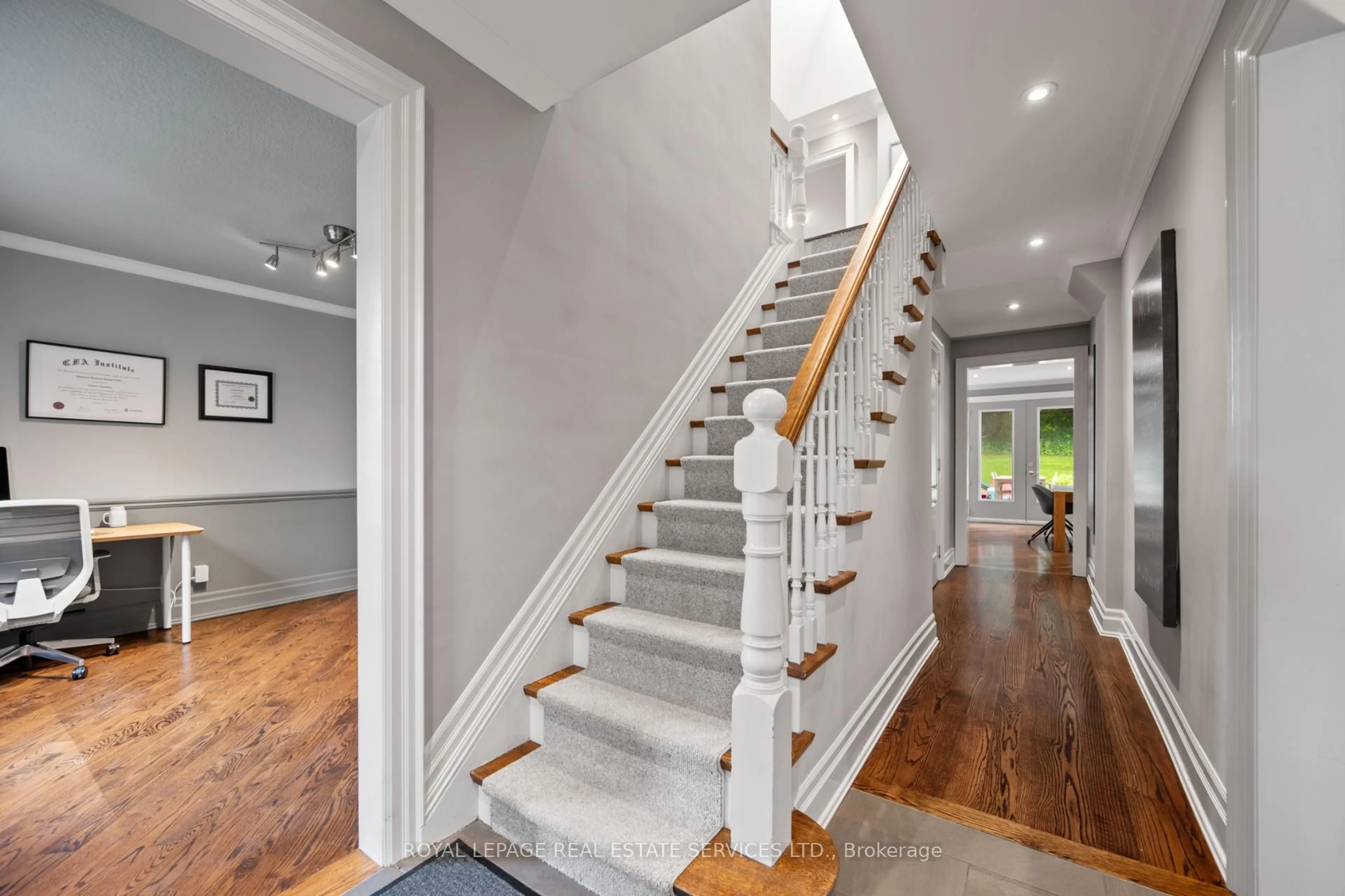 Stairs for 244 The Kingsway, Toronto Ontario M9A 3T5