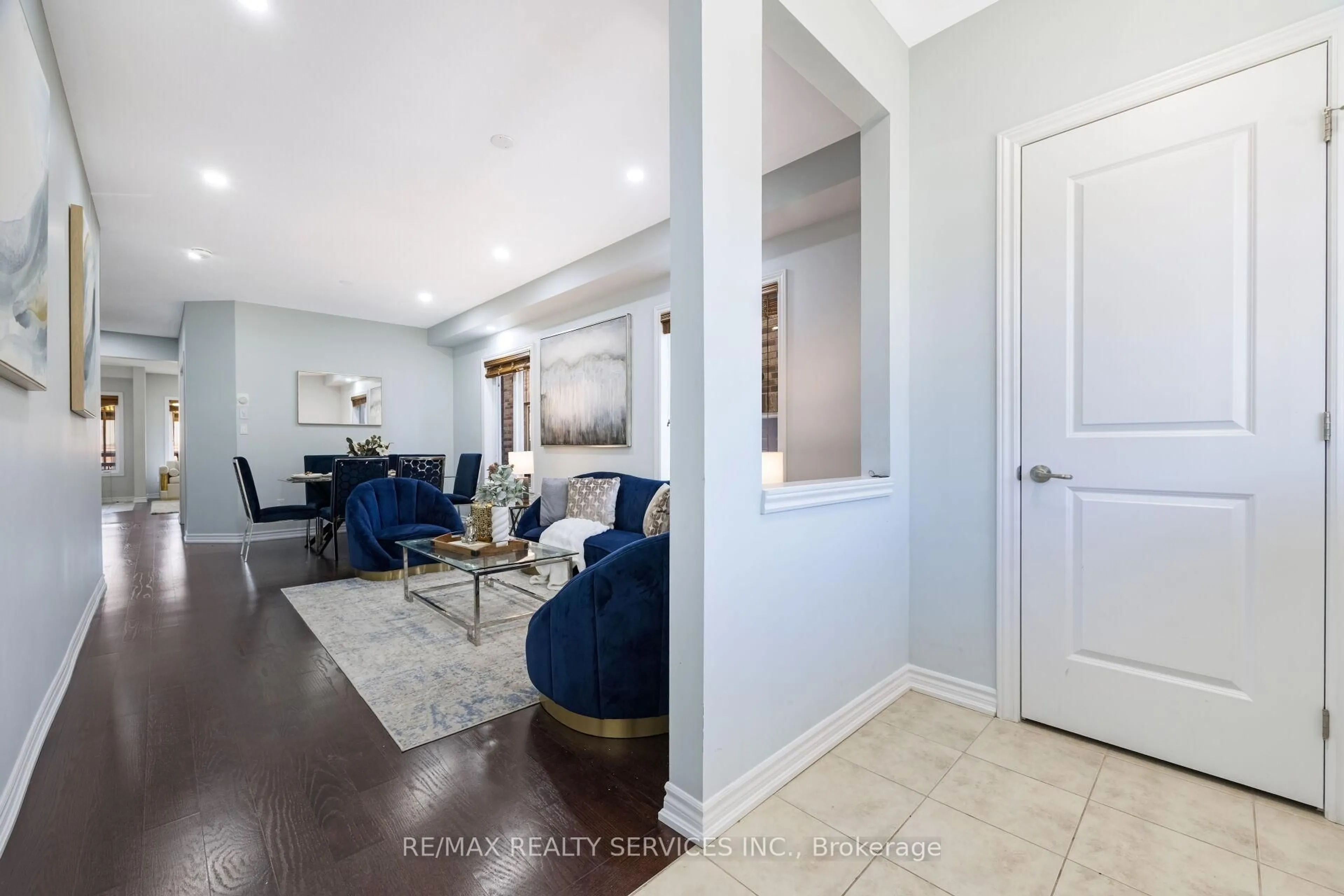 Indoor entryway for 21 Magical Rd, Brampton Ontario L7A 4P8