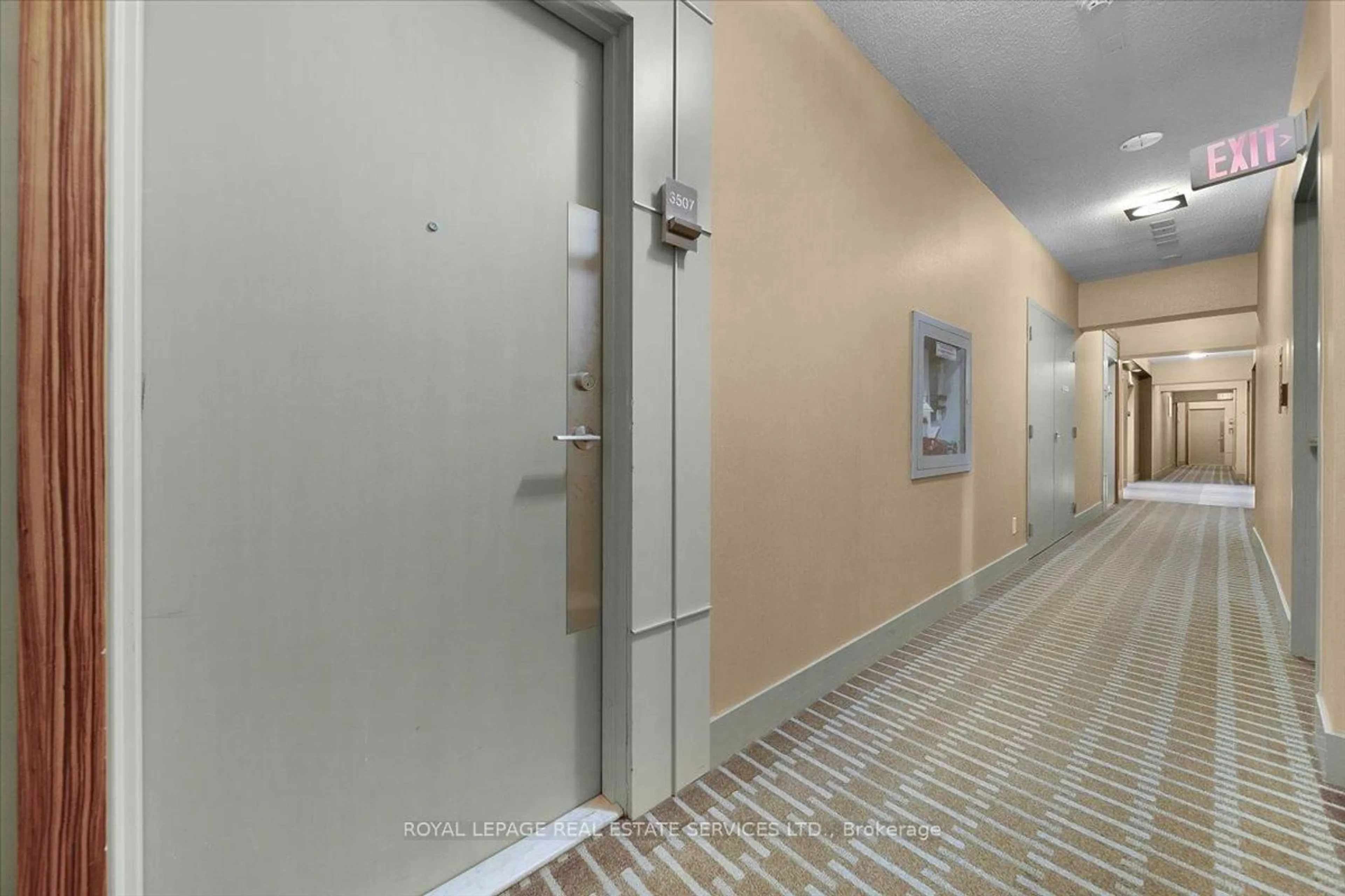 Indoor foyer for 16 Brookers Lane #3507, Toronto Ontario M8V 0A5