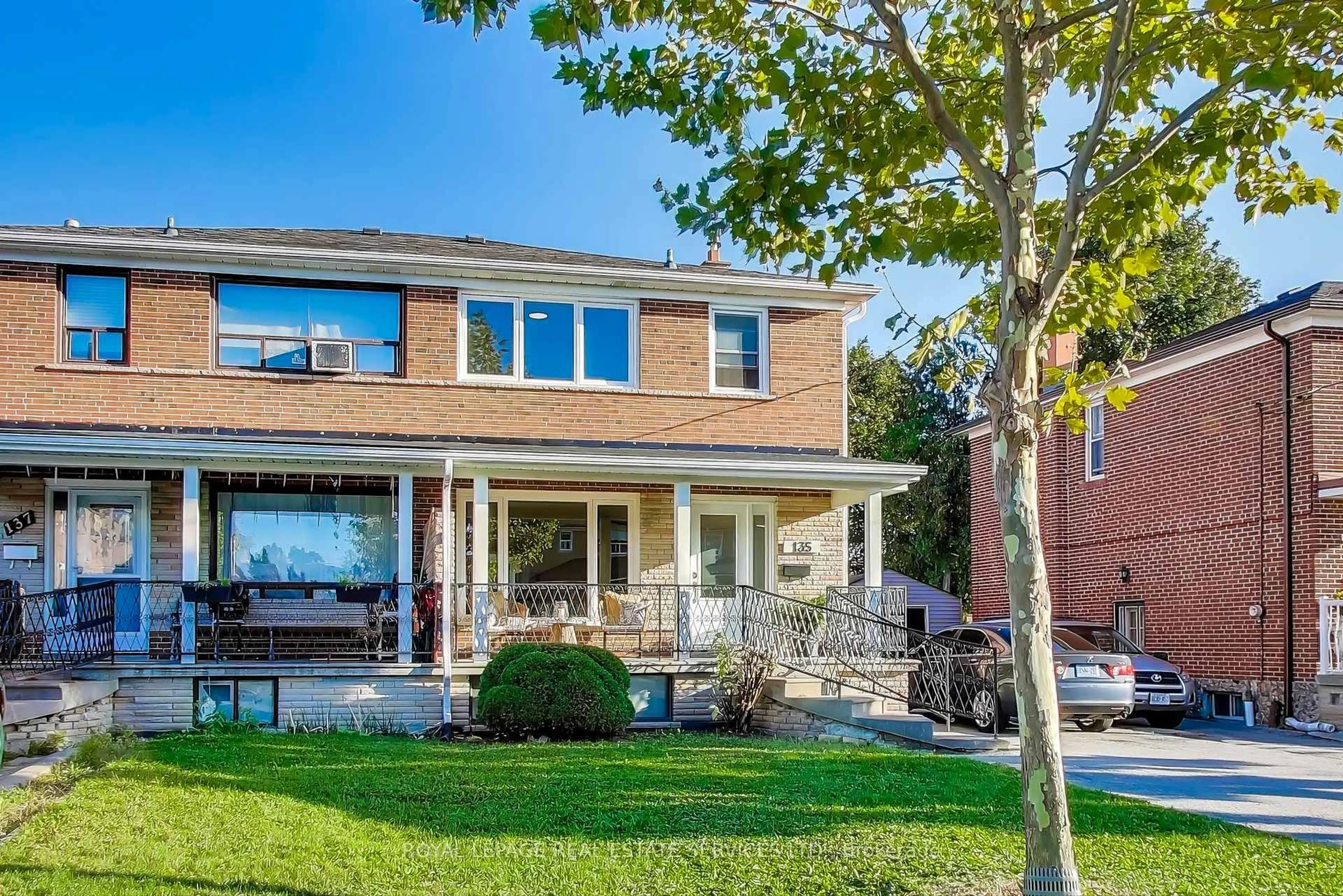 Home with brick exterior material, street for 135 Giltspur Dr, Toronto Ontario M3L 1M4