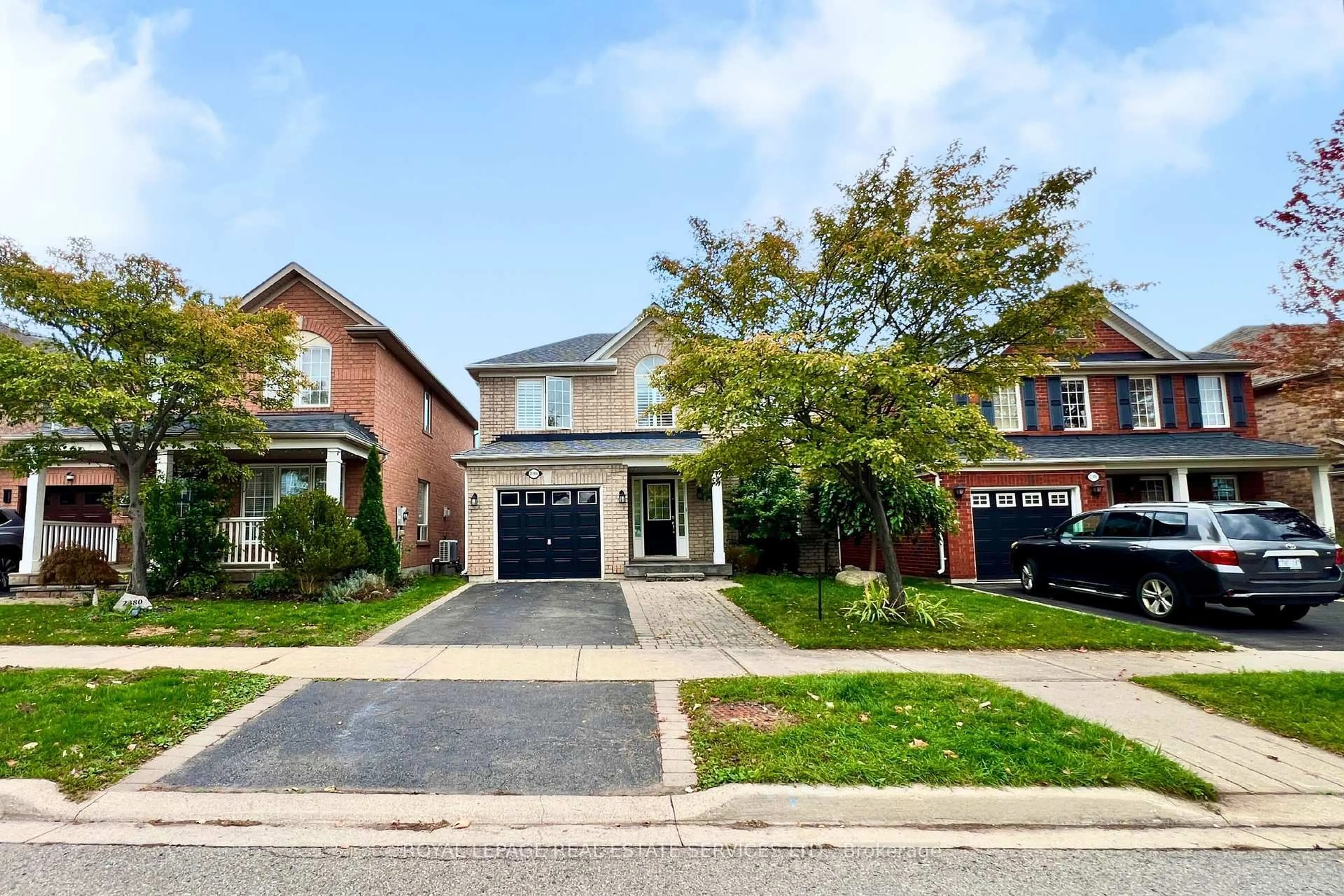Home with brick exterior material, street for 2384 Hollybrook Dr, Oakville Ontario L6M 4S8