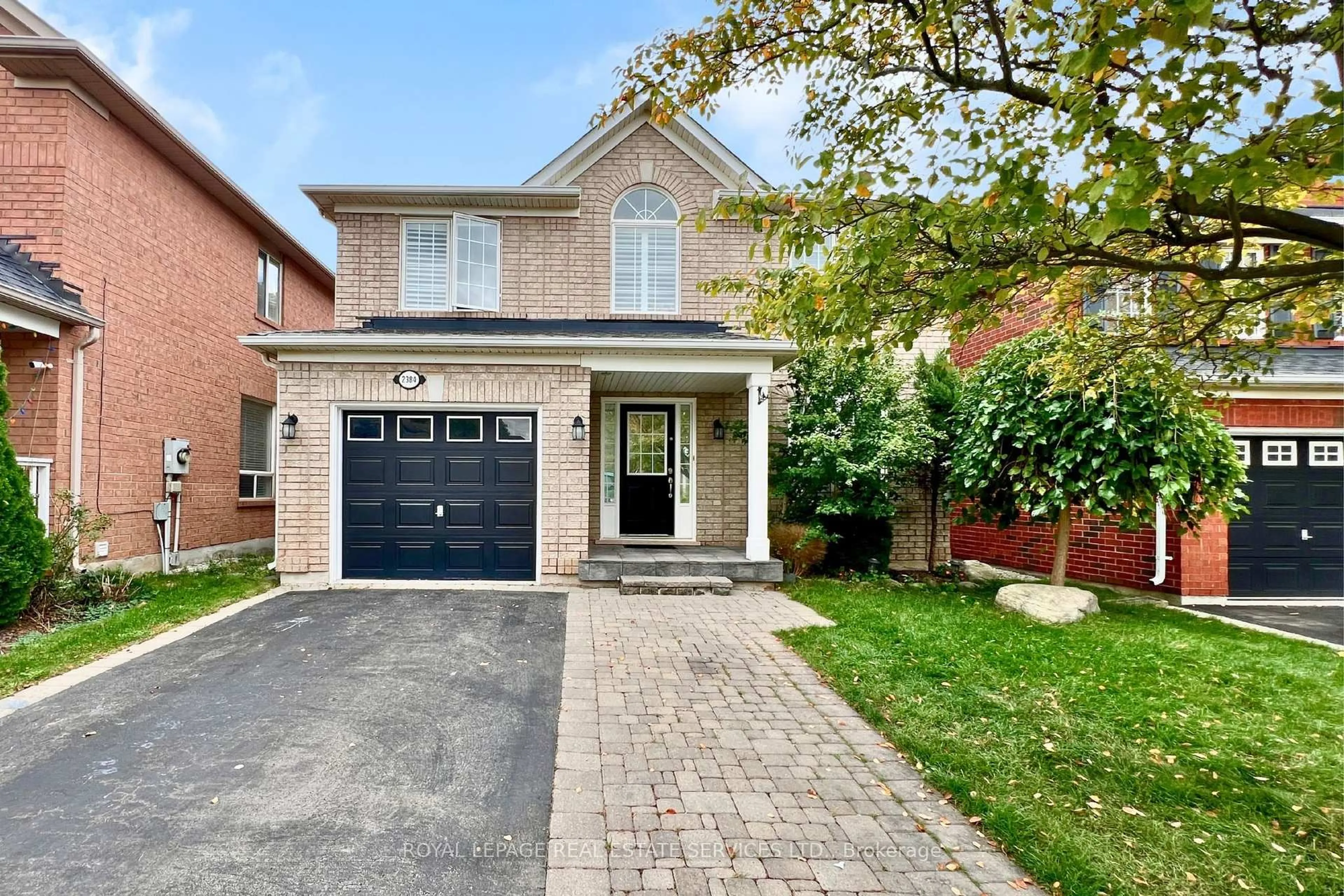 Home with brick exterior material, street for 2384 Hollybrook Dr, Oakville Ontario L6M 4S8