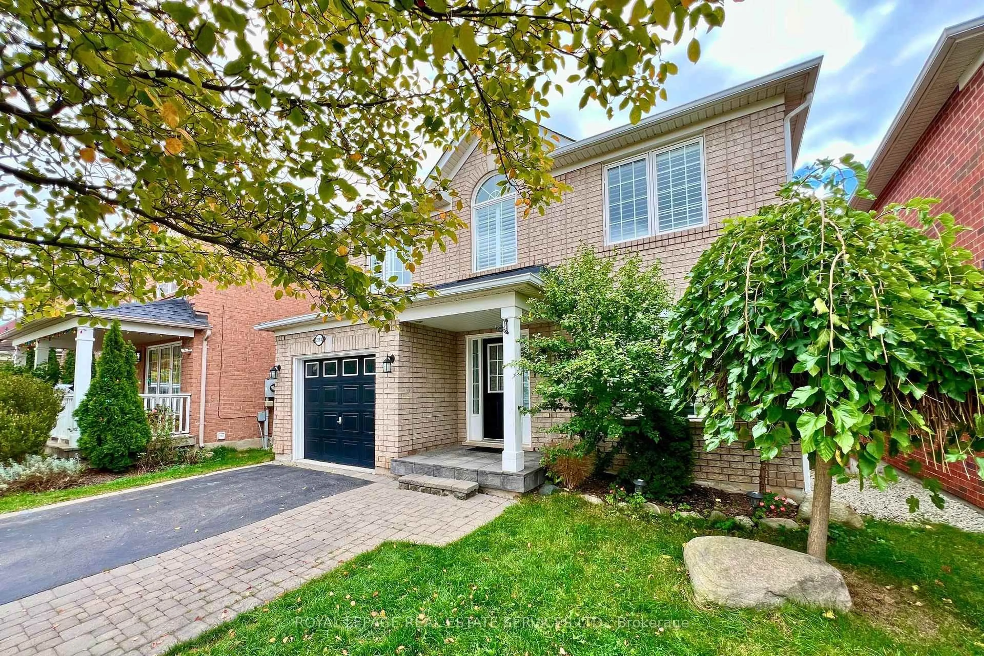 Home with brick exterior material, street for 2384 Hollybrook Dr, Oakville Ontario L6M 4S8