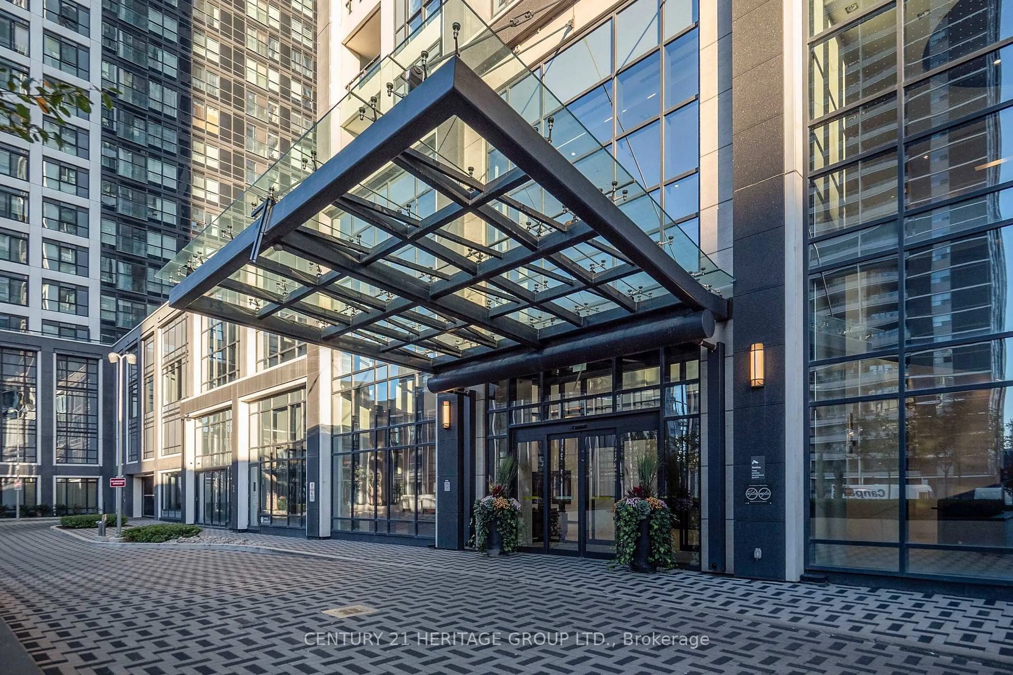 Indoor foyer for 7 Mabelle Ave #4302, Toronto Ontario M9A 4X7