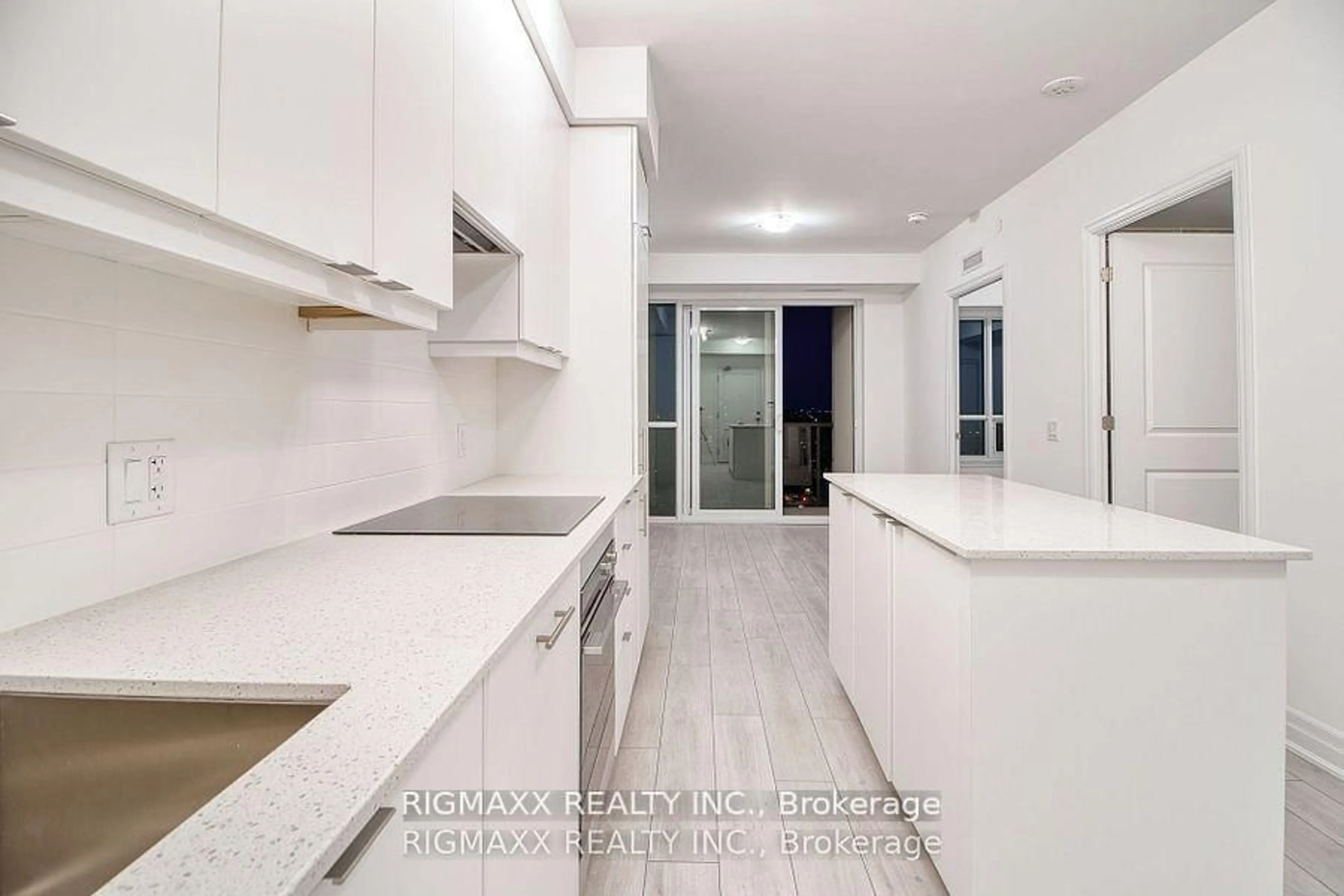 Standard kitchen, unknown for 30 Elm Dr #1811, Mississauga Ontario L5A 4C3