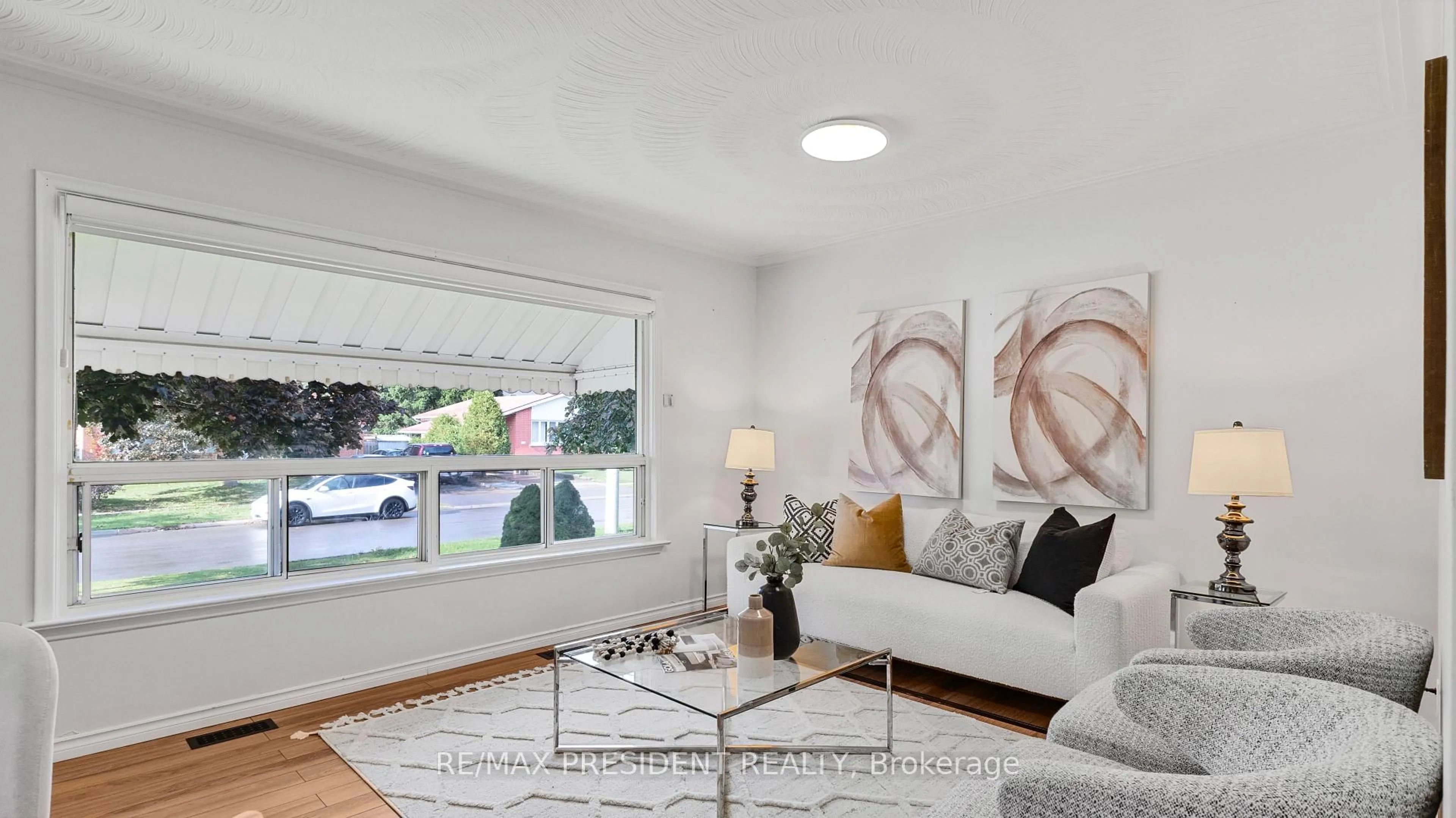 Living room with furniture, unknown for 163 Prince Charles Dr, Halton Hills Ontario L7G 3W1