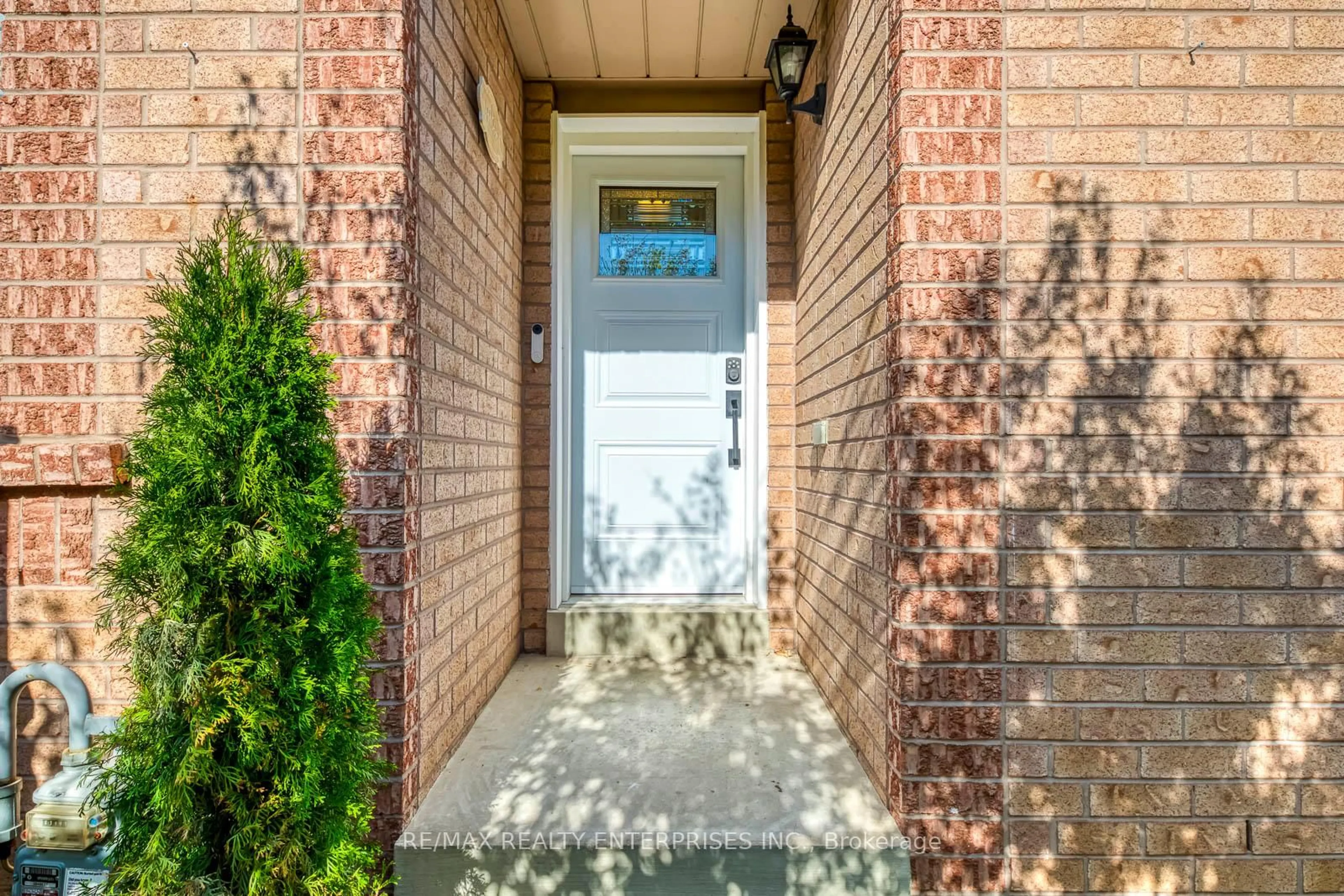 Indoor entryway for 1157 Beechnut Rd, Oakville Ontario L6J 7P2