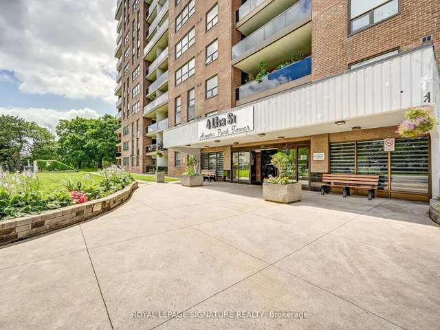 4 Lisa St #1411, Brampton 2