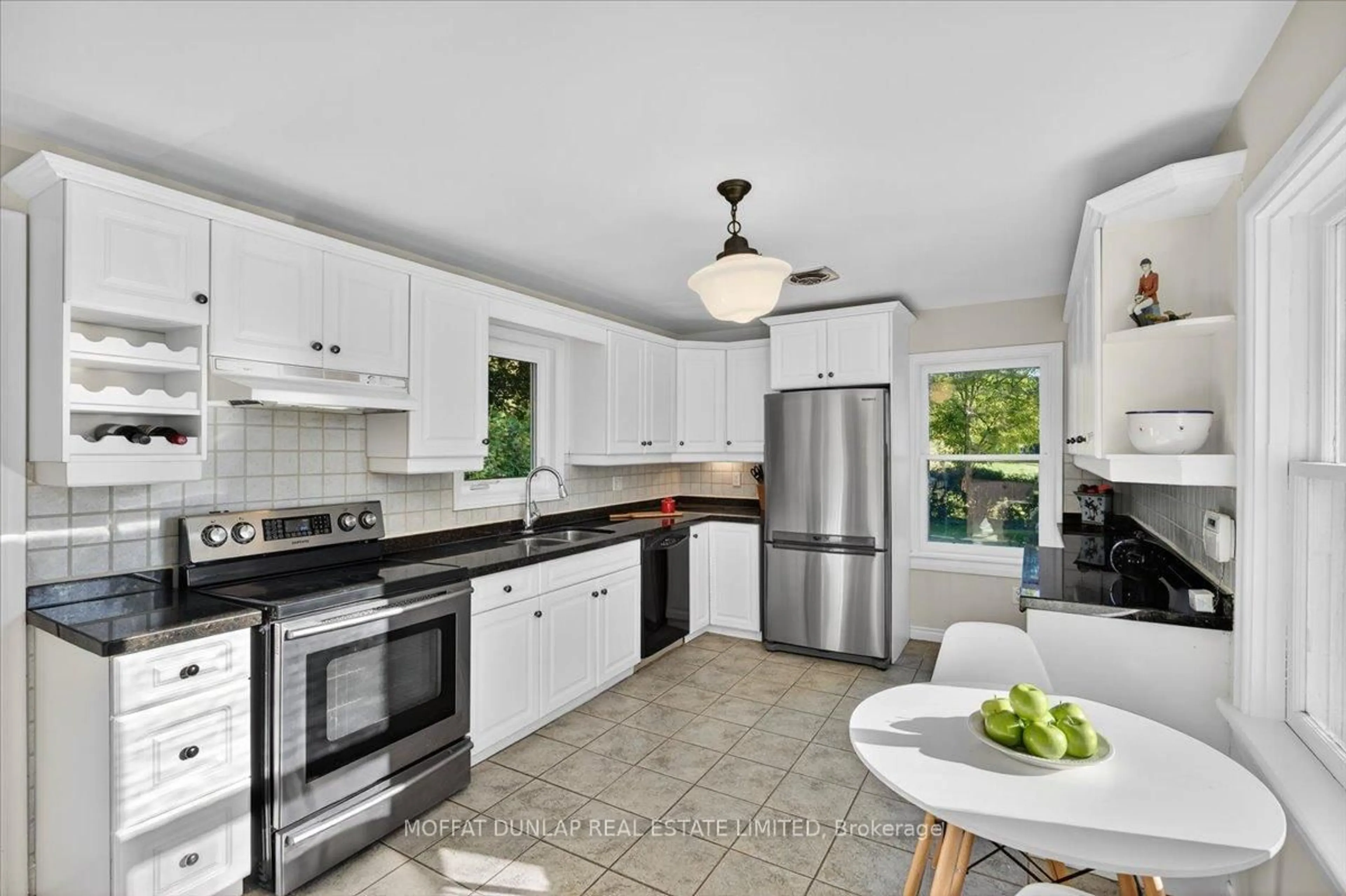 Open concept kitchen, ceramic/tile floor for 15589 McLaughlin Rd, Caledon Ontario L7C 1M8