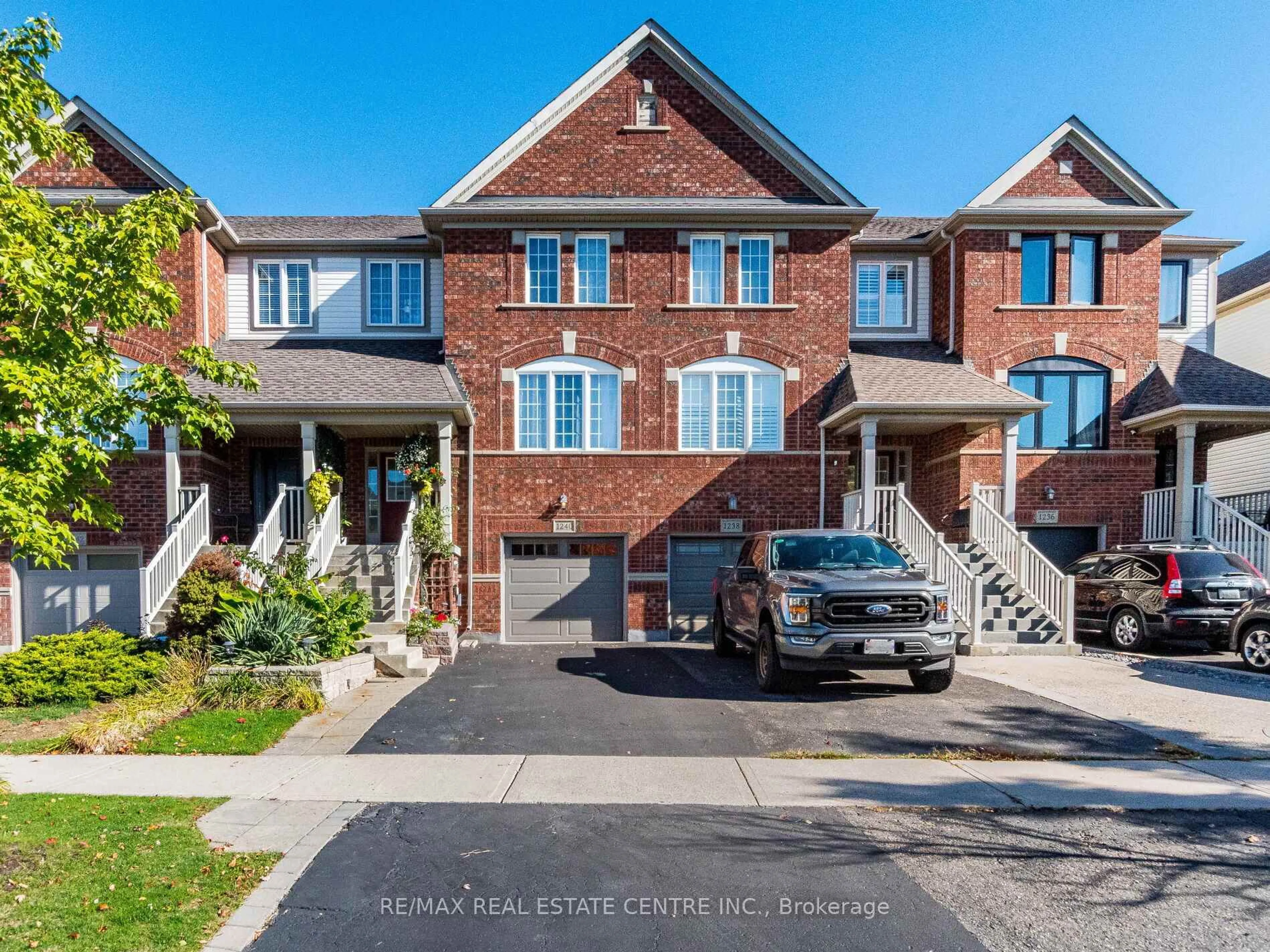 Home with brick exterior material, street for 1240 Chapman Cres, Milton Ontario L9T 6G3