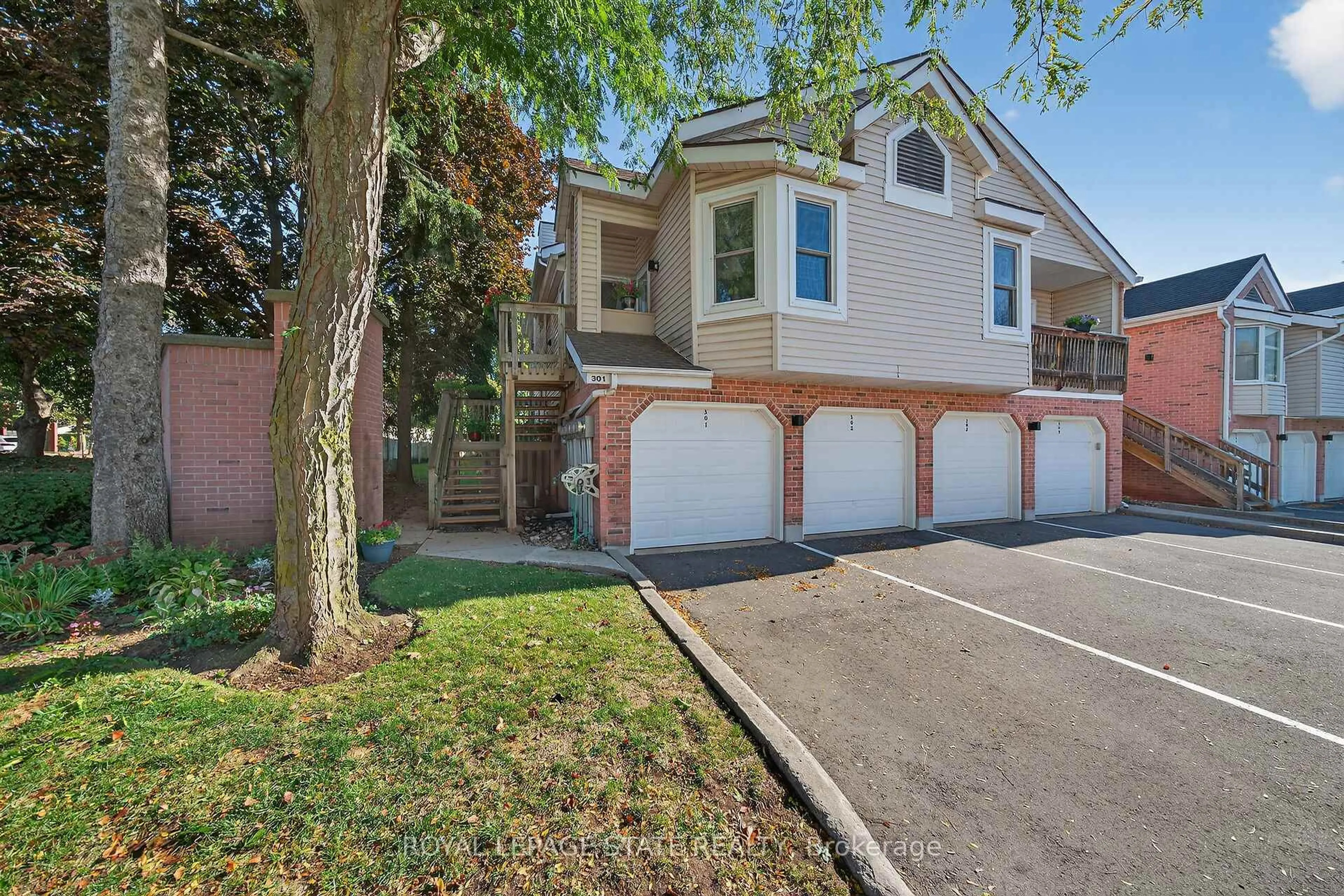 Unknown for 1210 Thorpe Rd #301, Burlington Ontario L7S 2G7