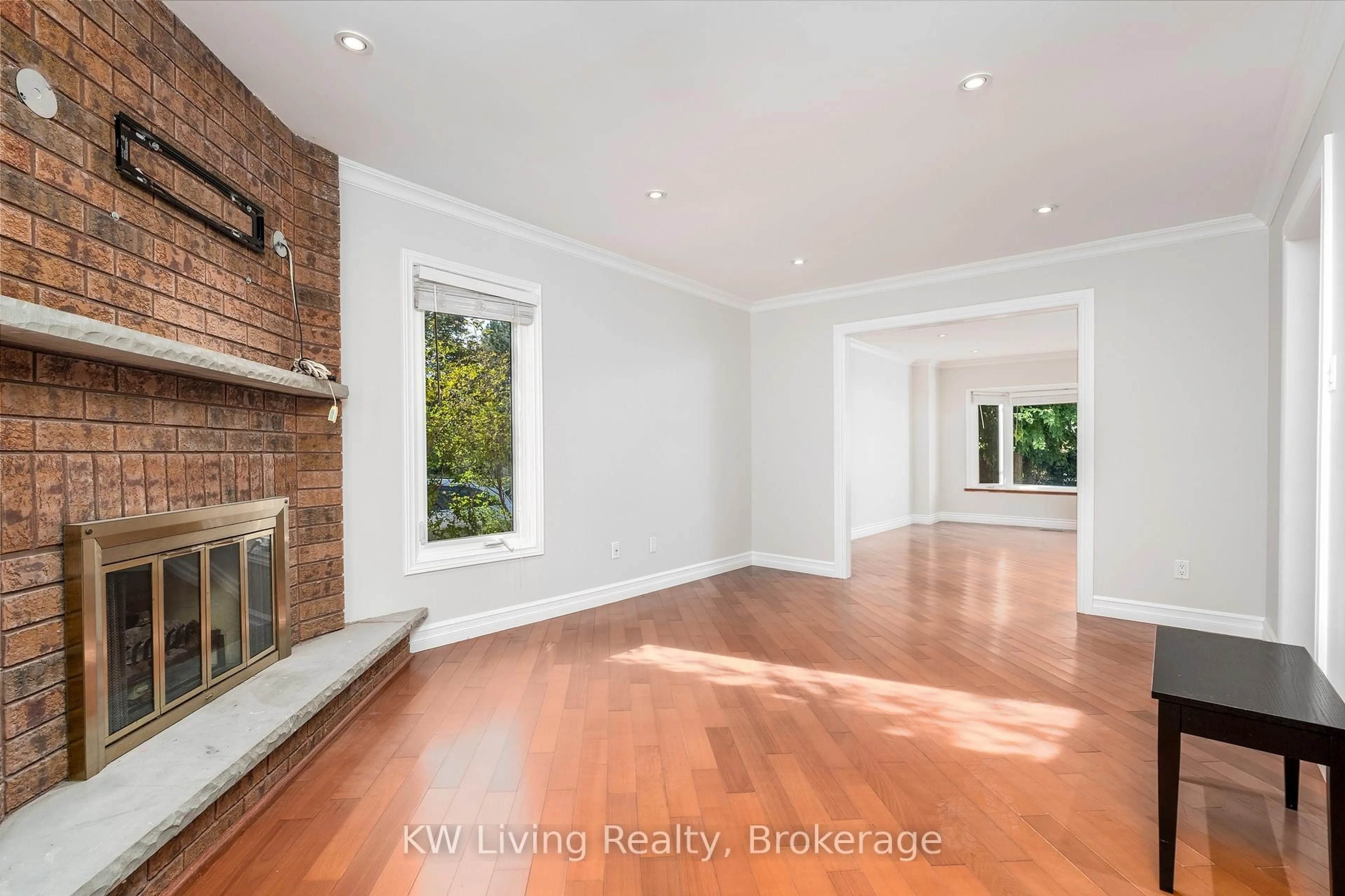 Unknown for 2908 Appleton Crt, Oakville Ontario L6J 6S4