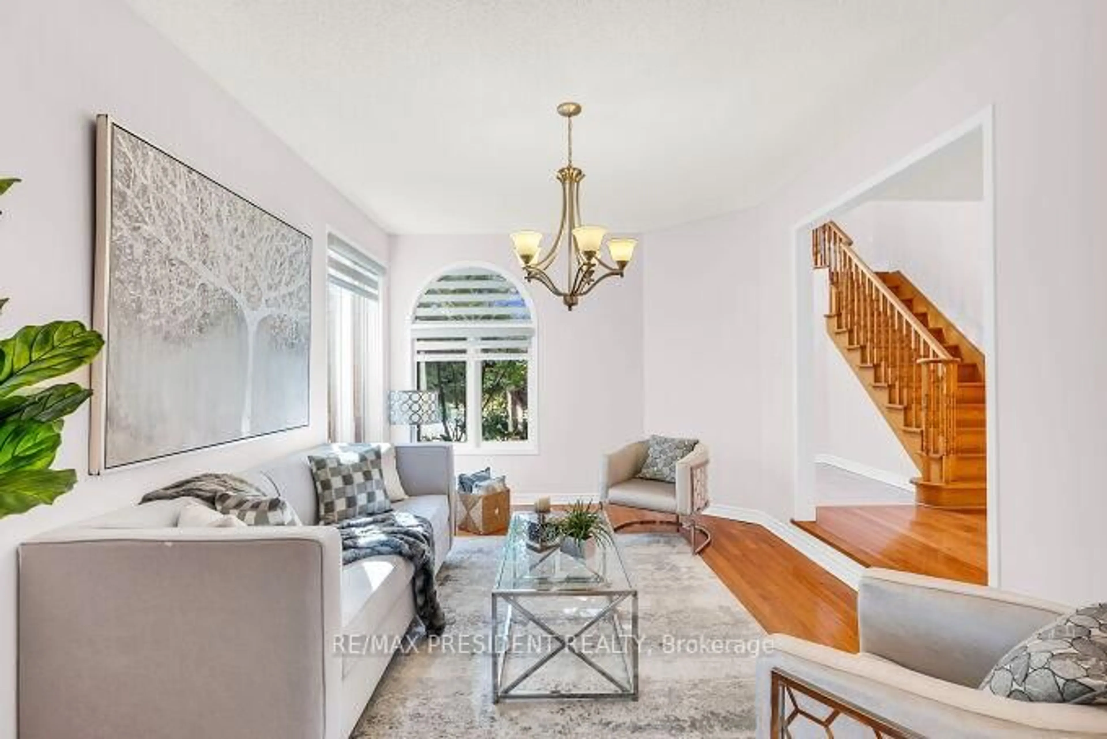Living room with furniture, unknown for 1466 Willowvale Gdns, Mississauga Ontario L5V 1T7