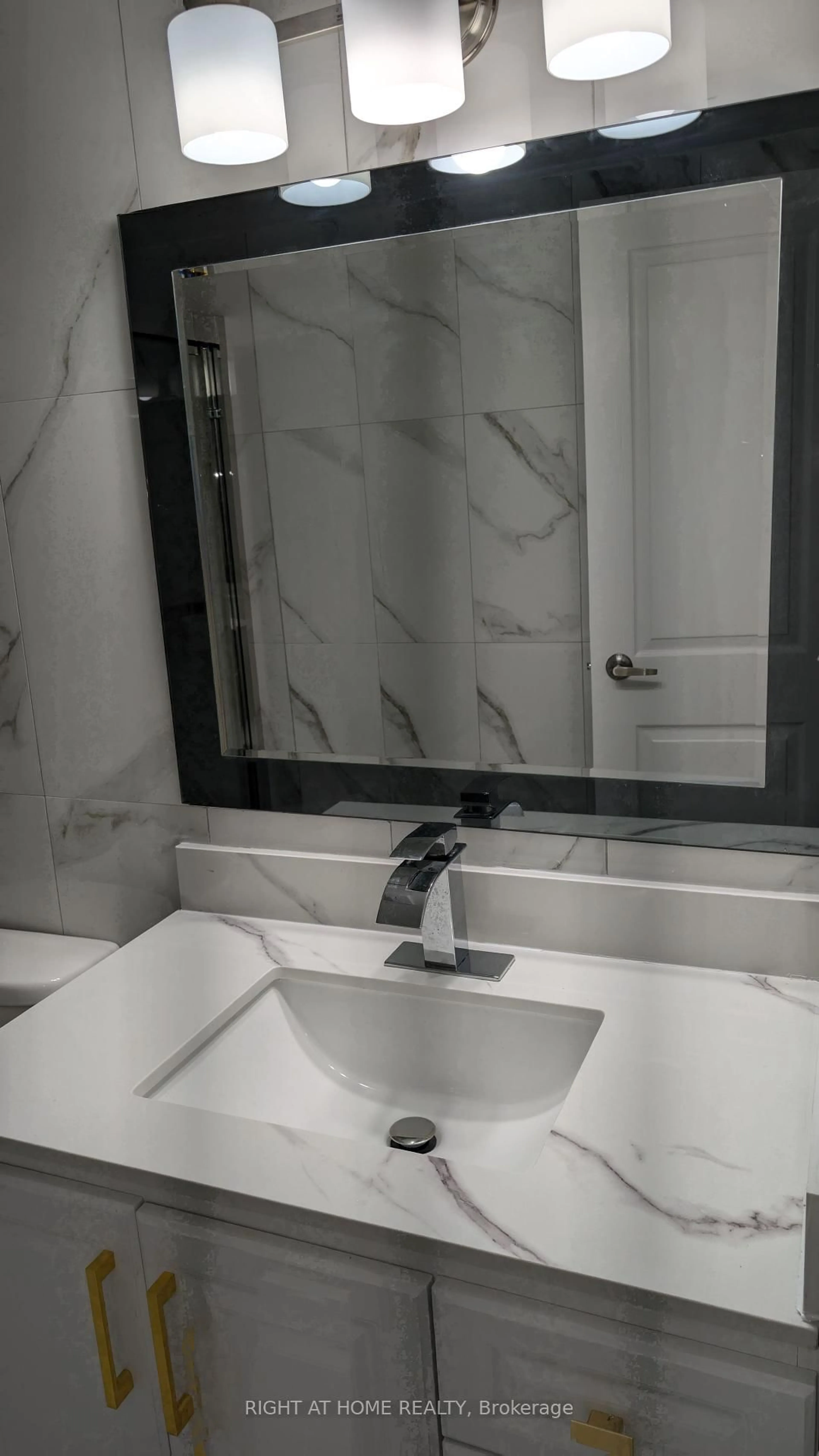 Standard bathroom, unknown for 340 Dixon Rd #1115, Toronto Ontario M9R 1T1