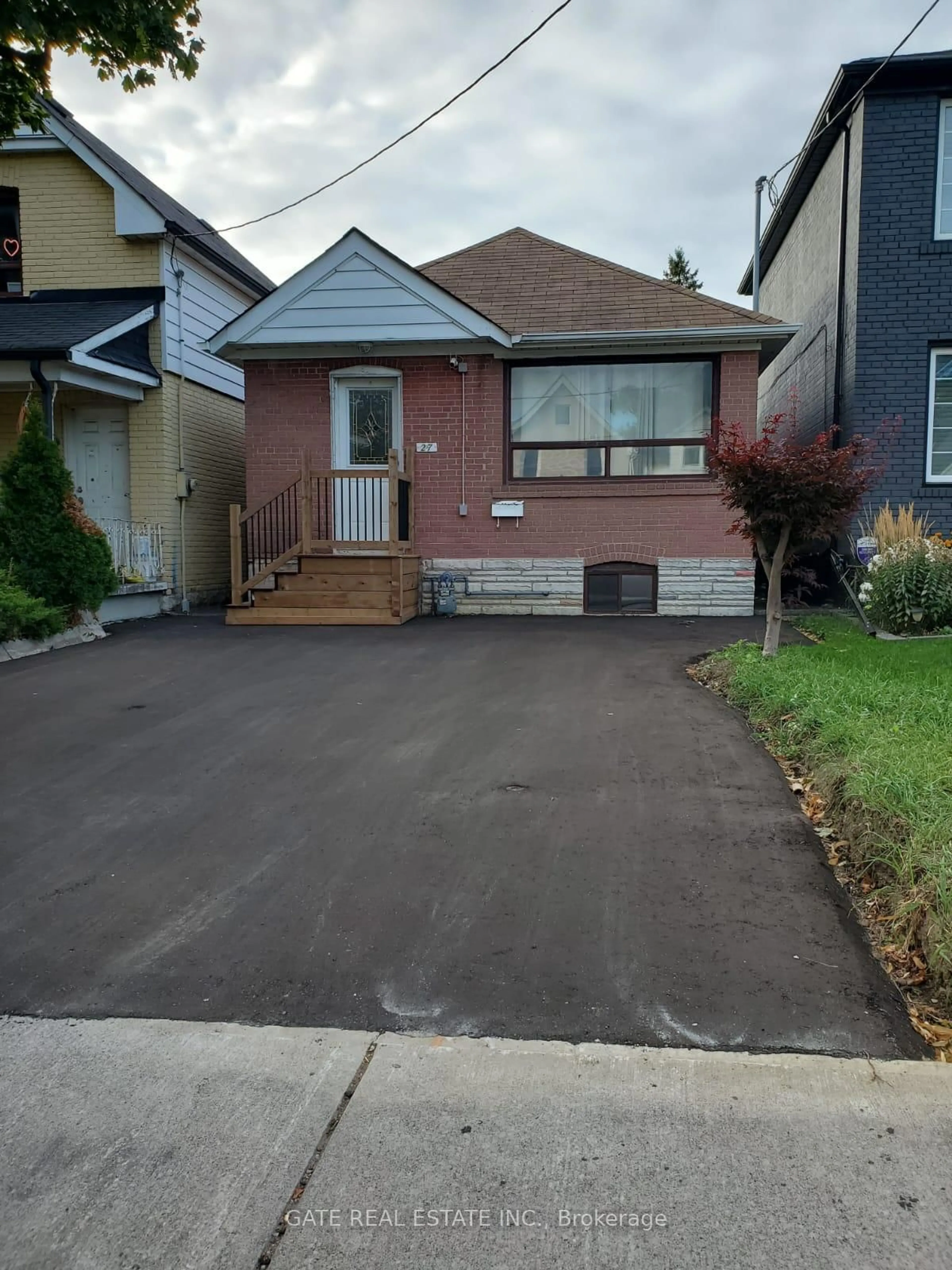 Unknown for 27 Lambton Ave, Toronto Ontario M6N 2S2