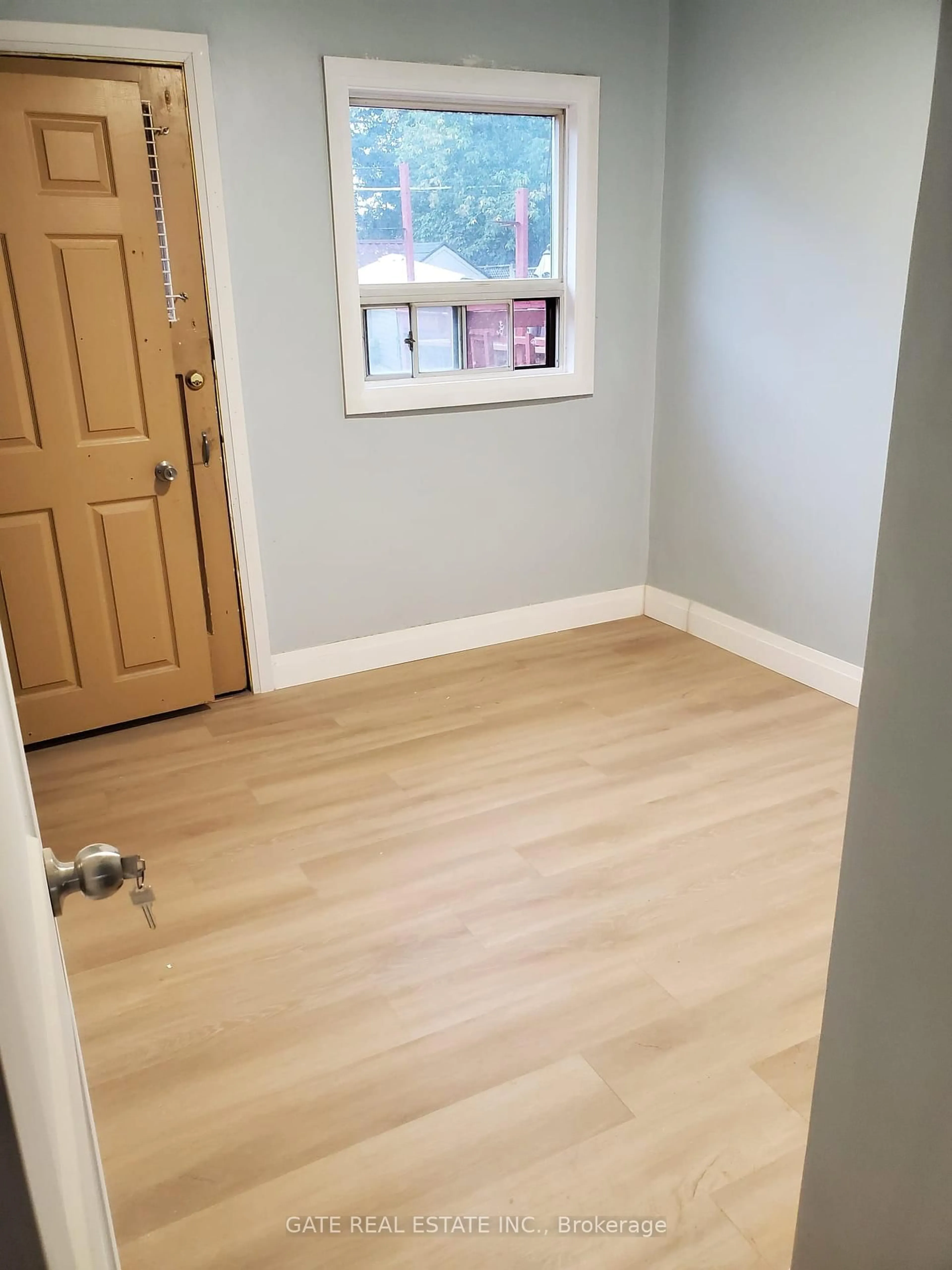 A pic of a room for 27 Lambton Ave, Toronto Ontario M6N 2S2