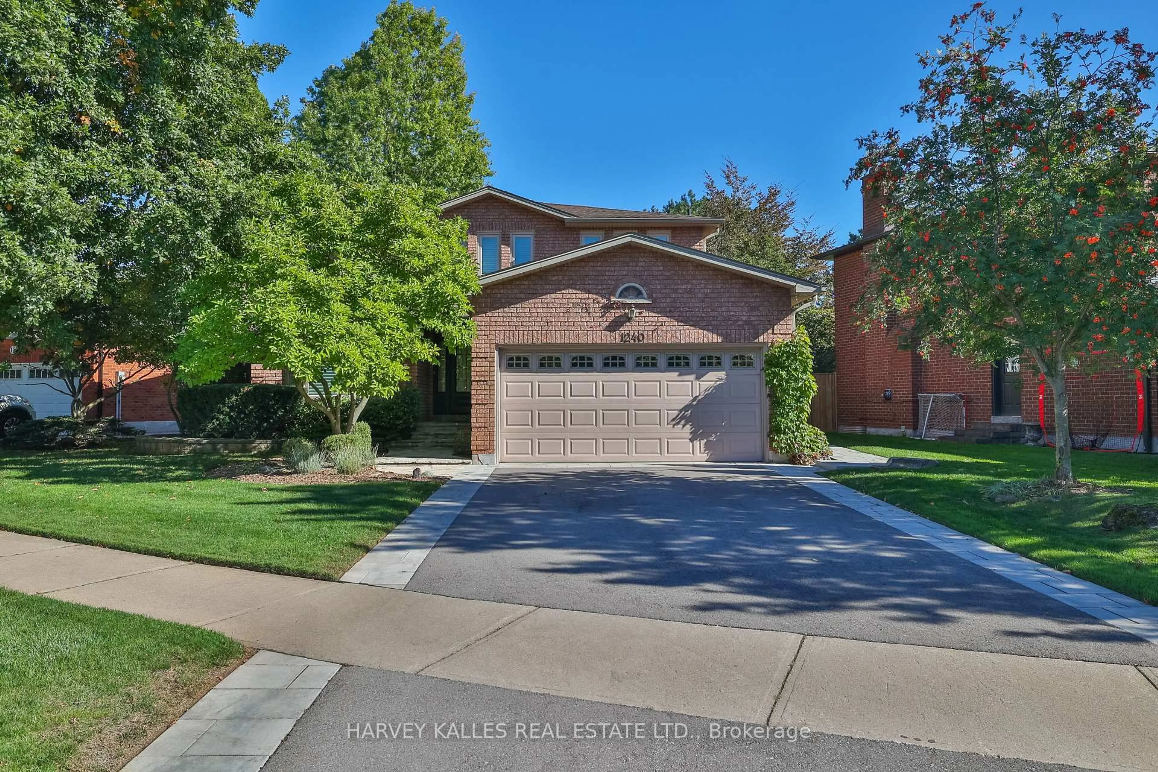 Home with brick exterior material, street for 1240 Rosethorne Rd, Oakville Ontario L6M 1H6