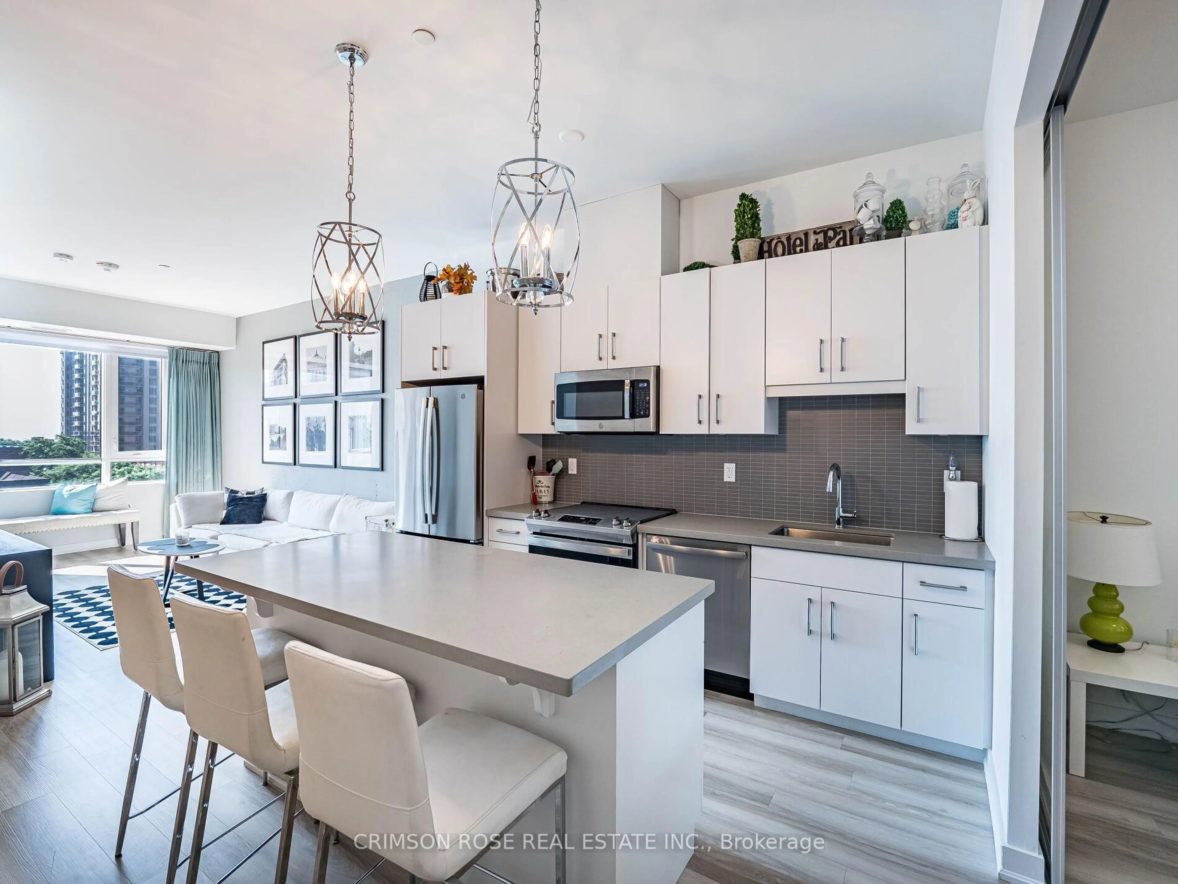 Open concept kitchen, ceramic/tile floor for 2007 James St #406, Burlington Ontario L7R 0G7