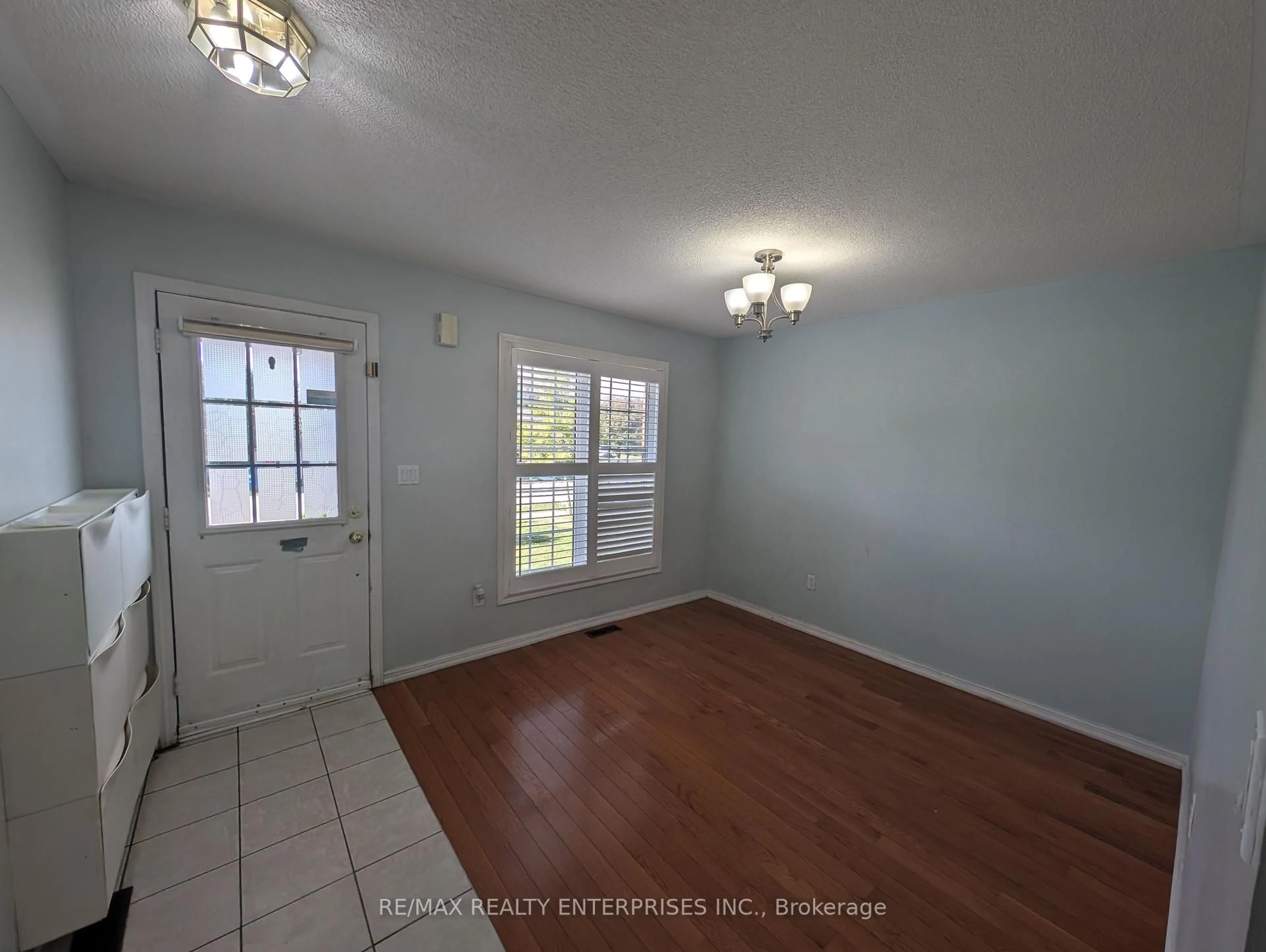A pic of a room for 40 Sweetwood Circ, Brampton Ontario L7A 2X7