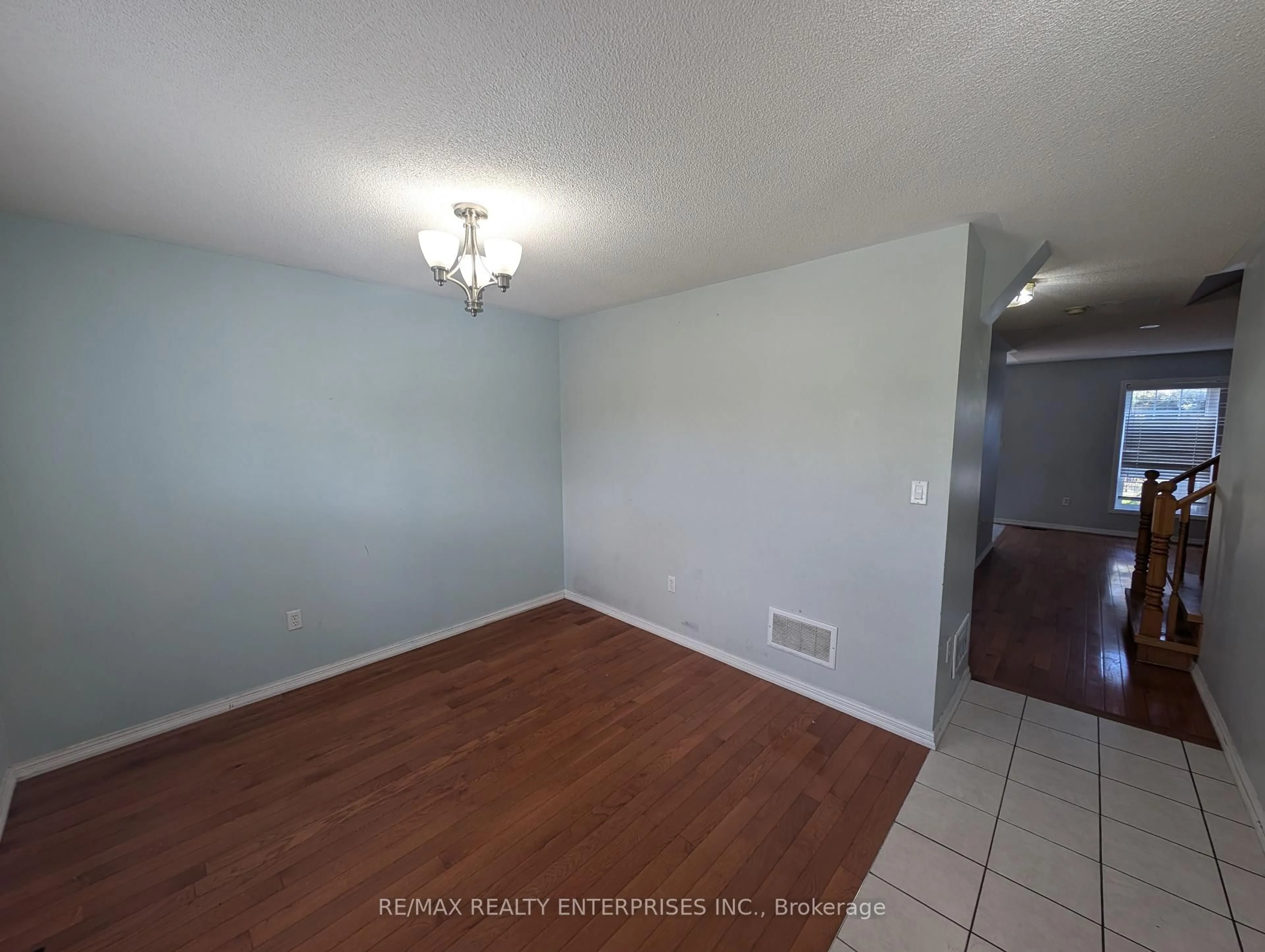 A pic of a room for 40 Sweetwood Circ, Brampton Ontario L7A 2X7